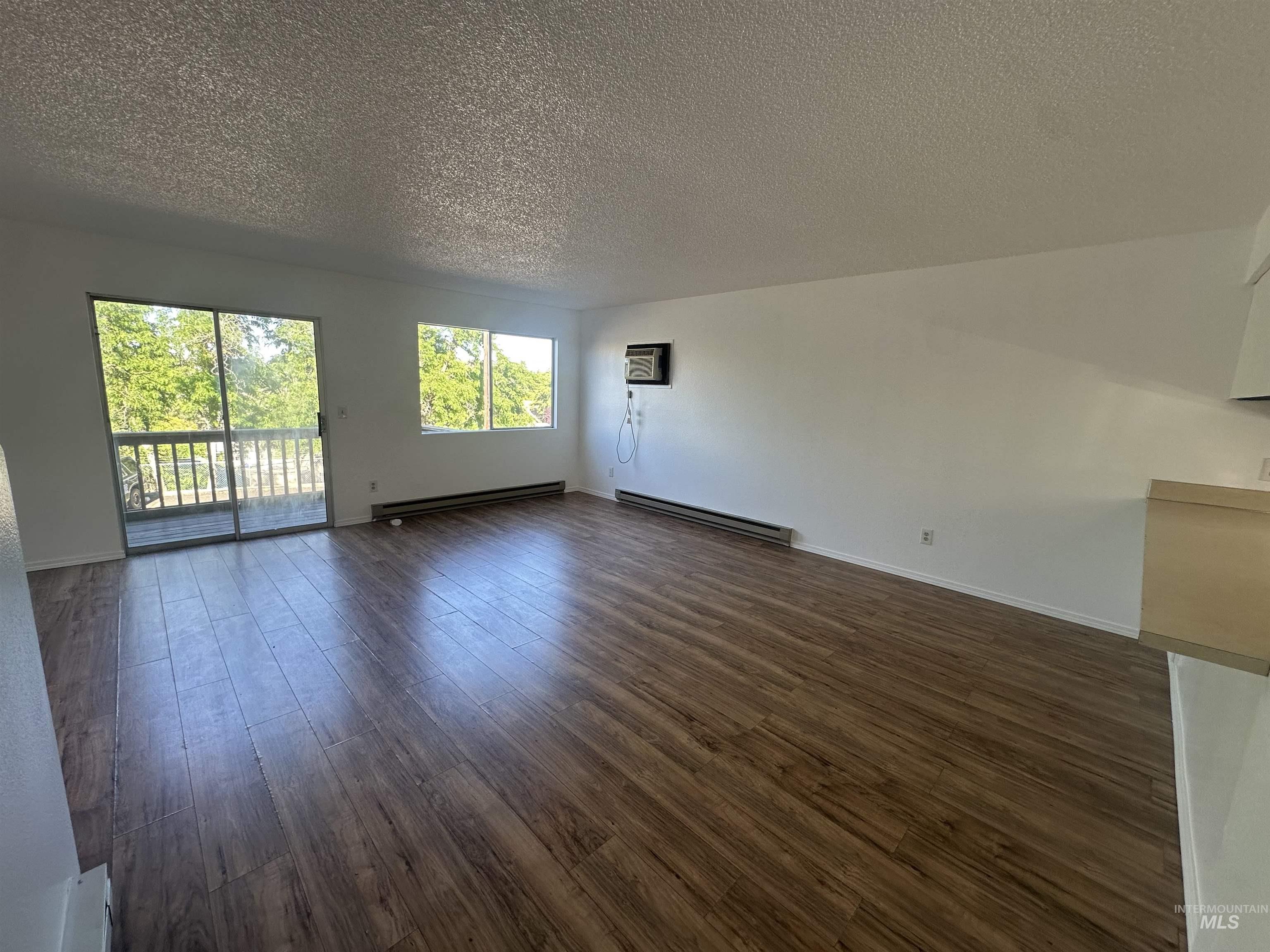 557 Park Street Property Photo 10
