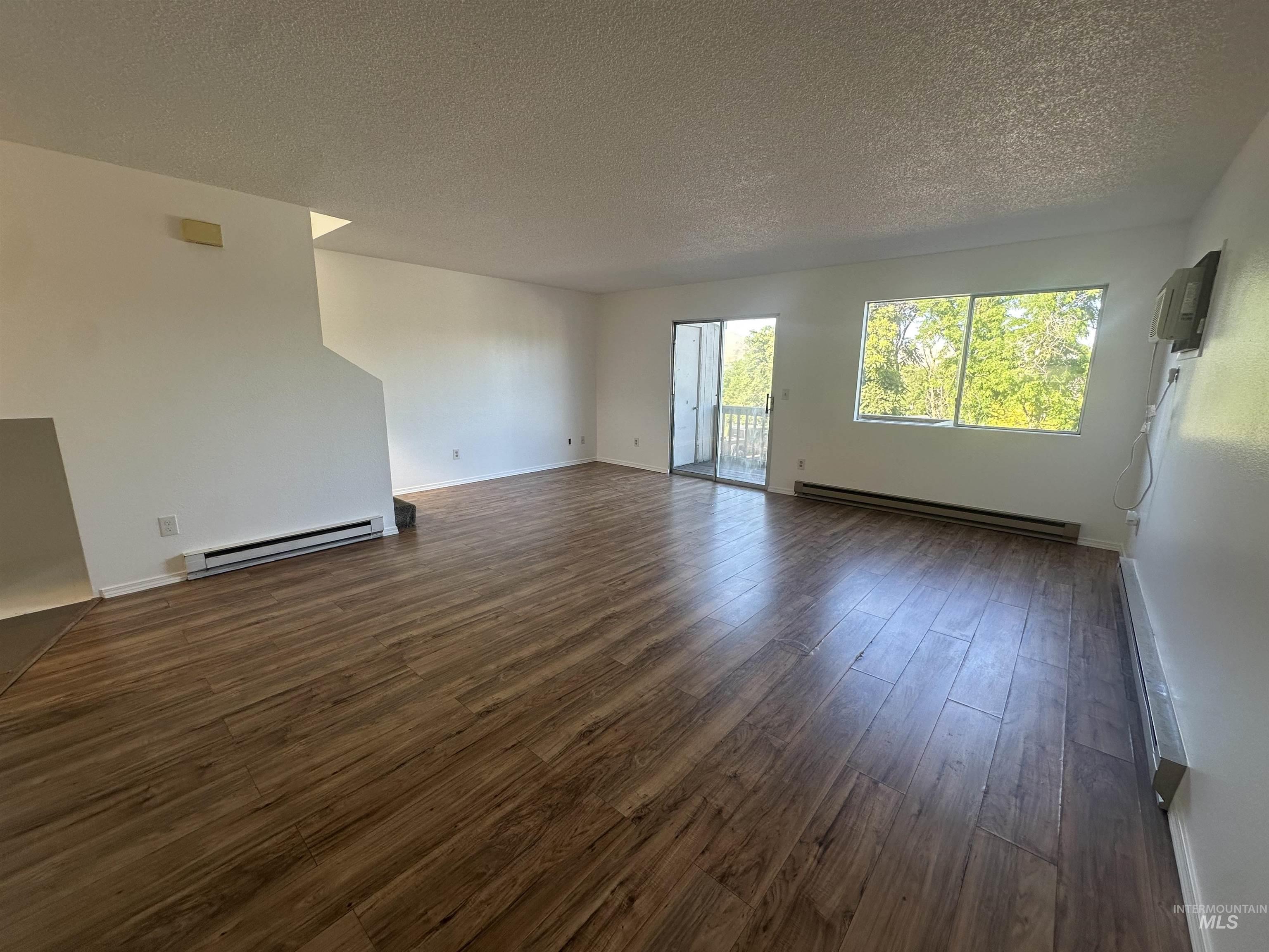 557 Park Street Property Photo 12