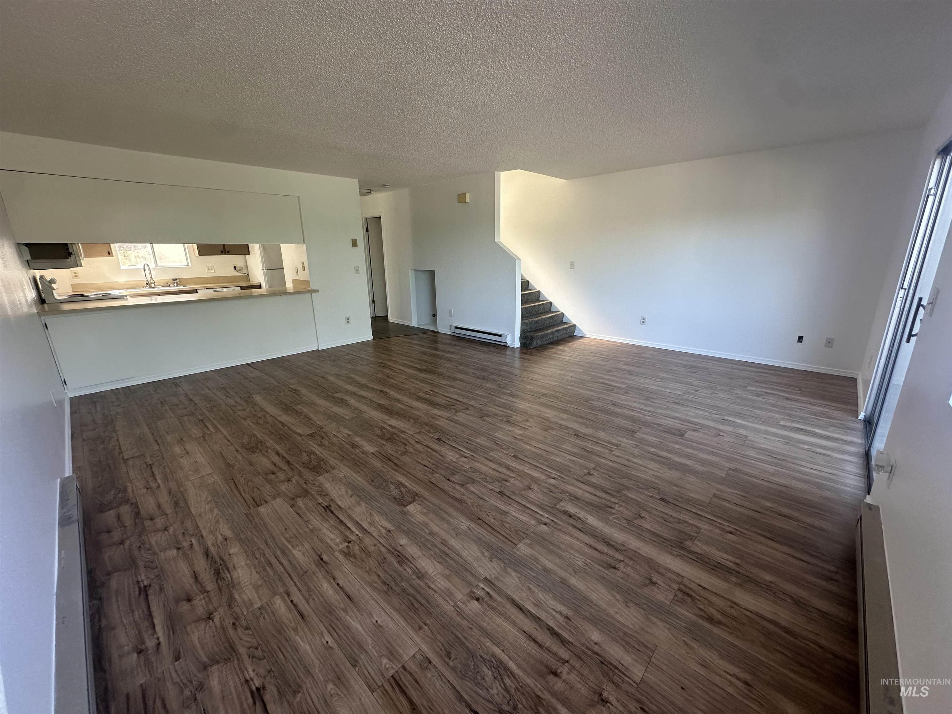 557 Park Street Property Photo 13