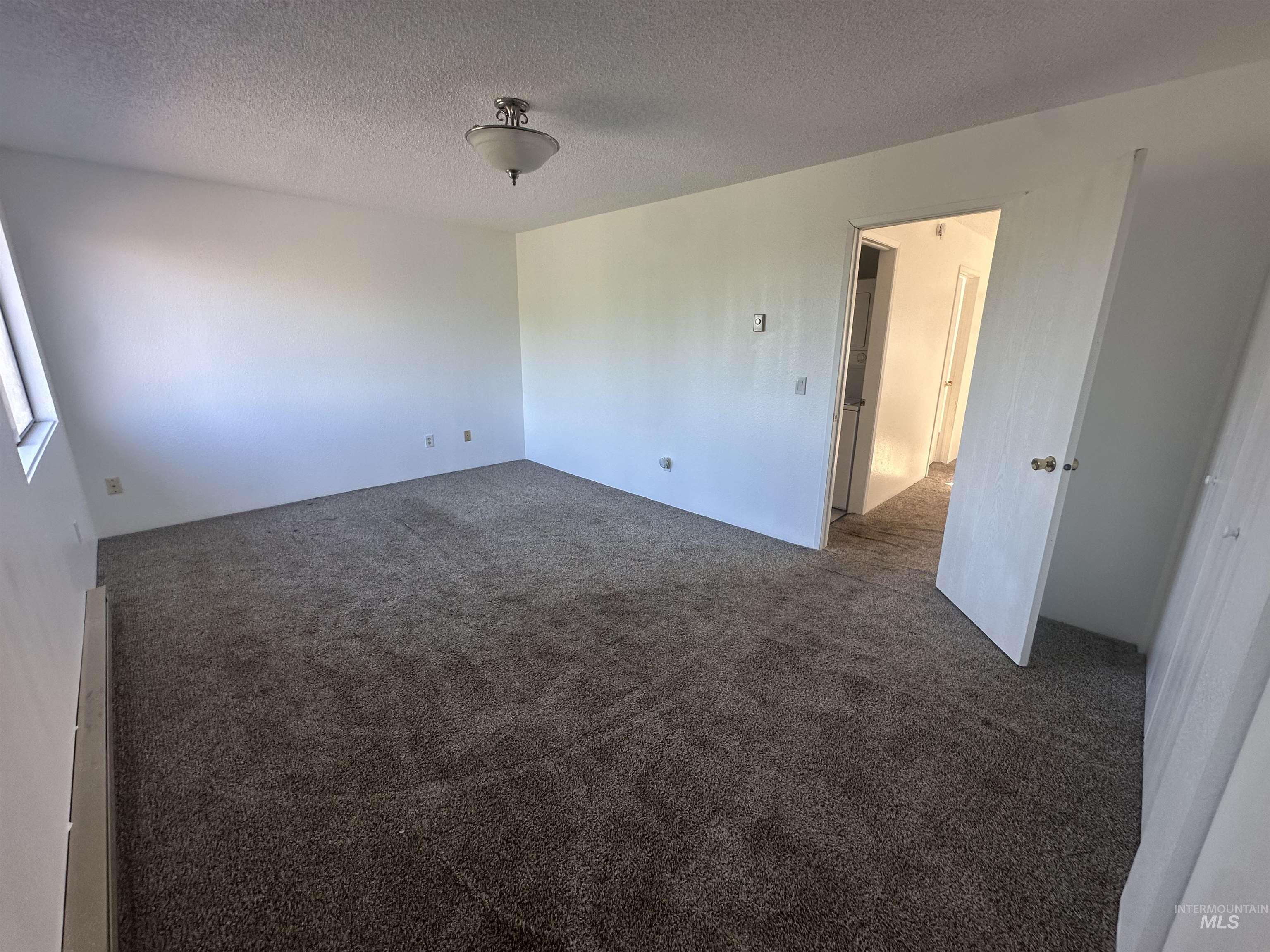 557 Park Street Property Photo 17
