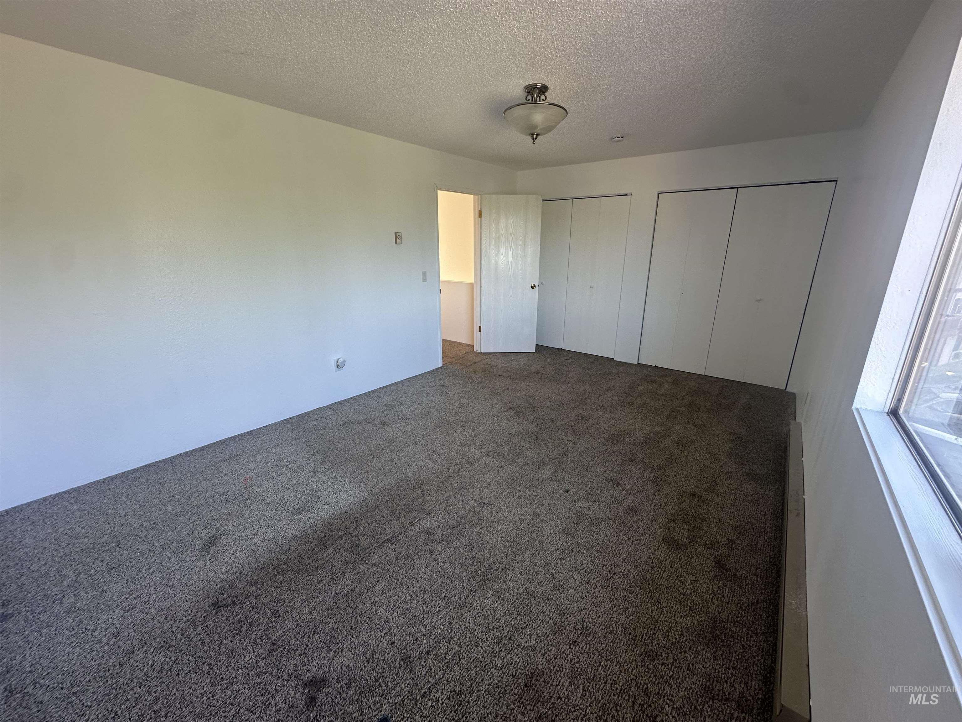 557 Park Street Property Photo 18