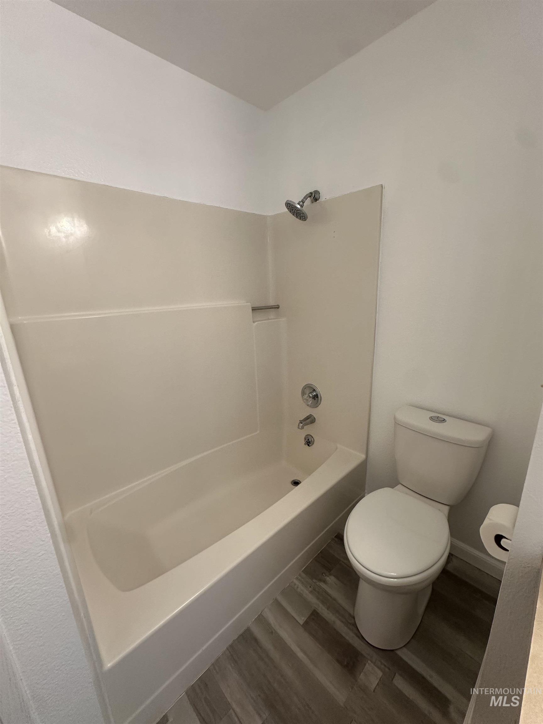 557 Park Street Property Photo 22