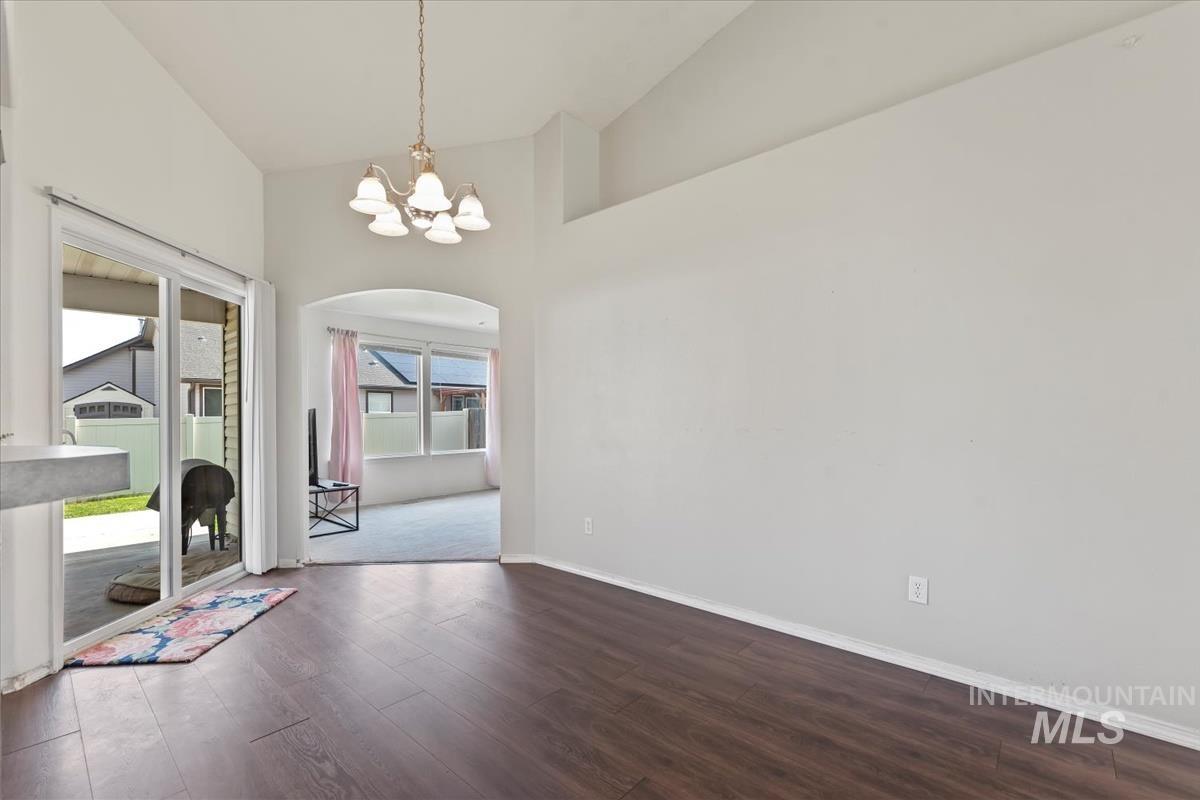 7286 E Wiltshire Lane Property Photo 8