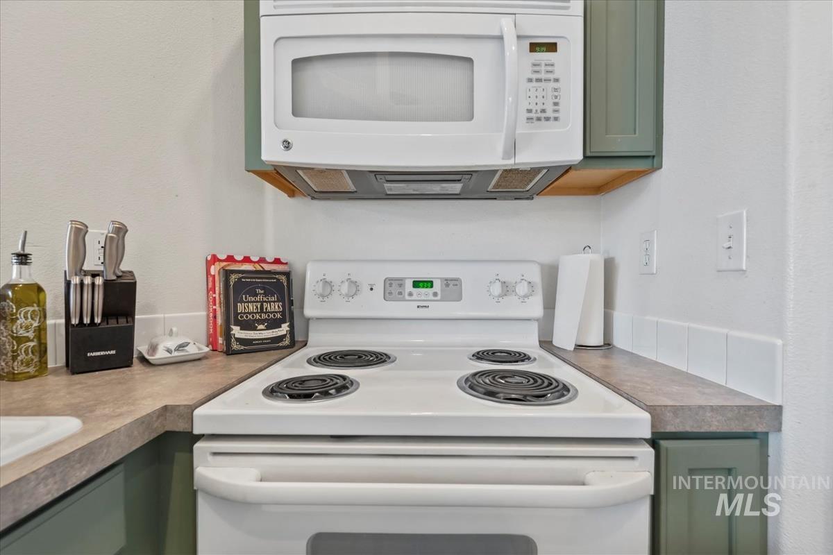 7286 E Wiltshire Lane Property Photo 12
