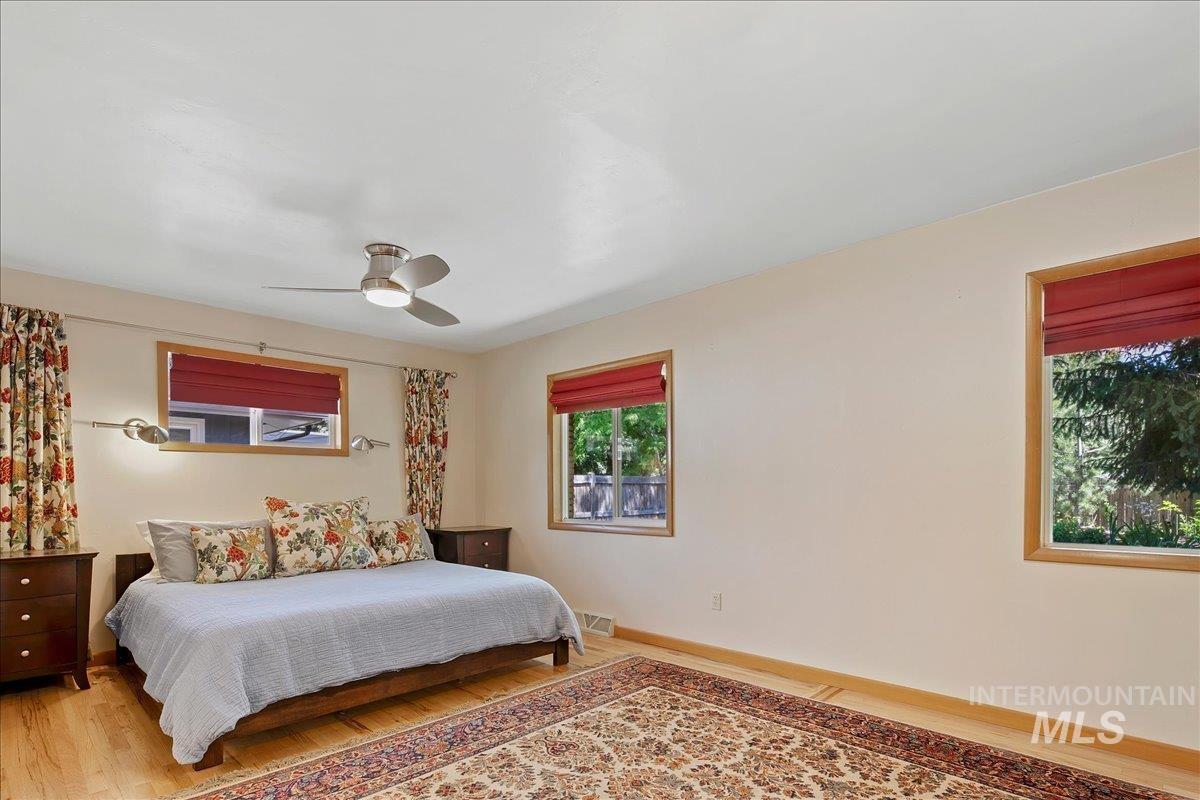424 N Mobley Dr Property Photo 18