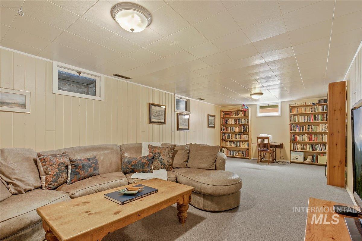 424 N Mobley Dr Property Photo 27
