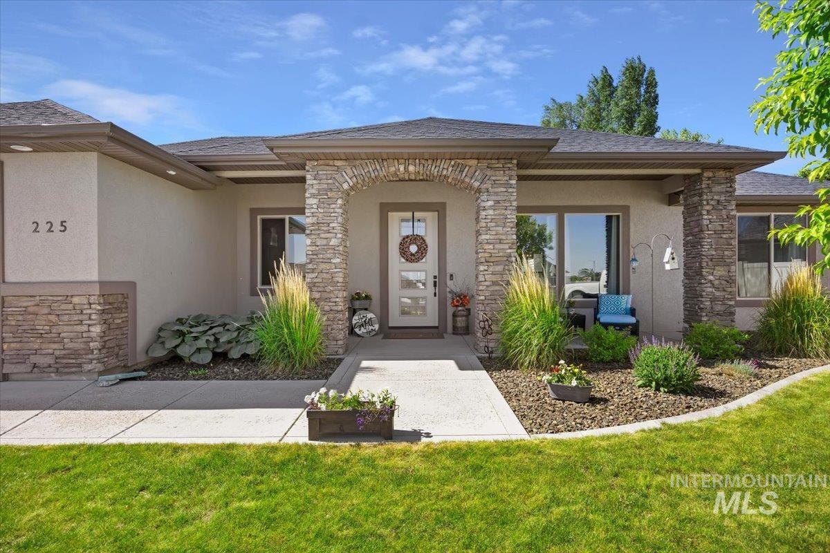225 Slate Springs Ct Property Photo 1