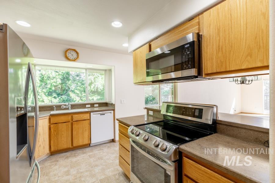 1418 Four Mile Rd Property Photo 14