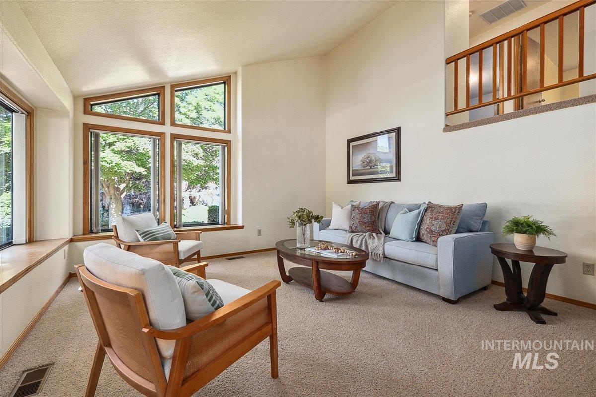 5594 N Northwall Pl Property Photo 6