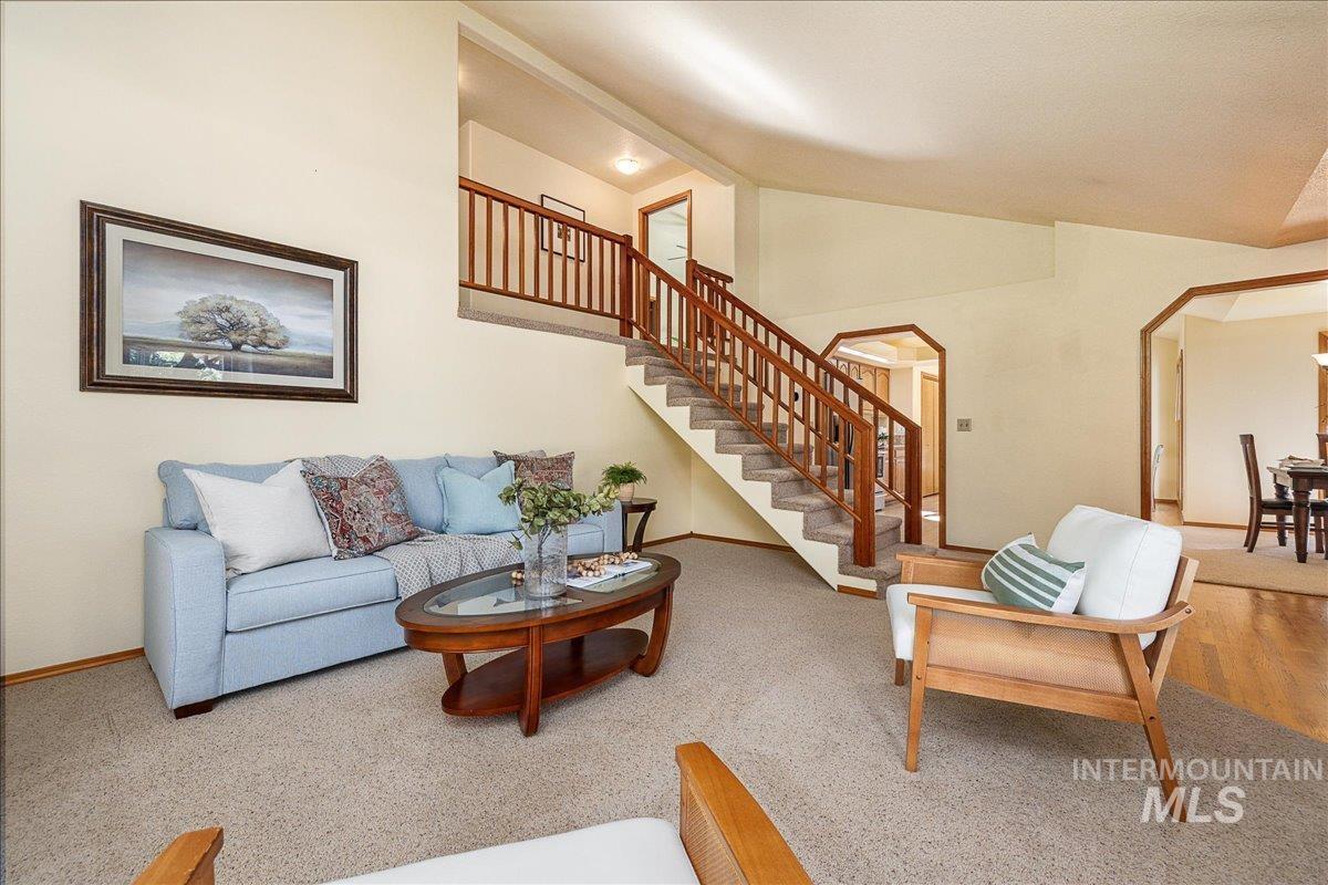 5594 N Northwall Pl Property Photo 7