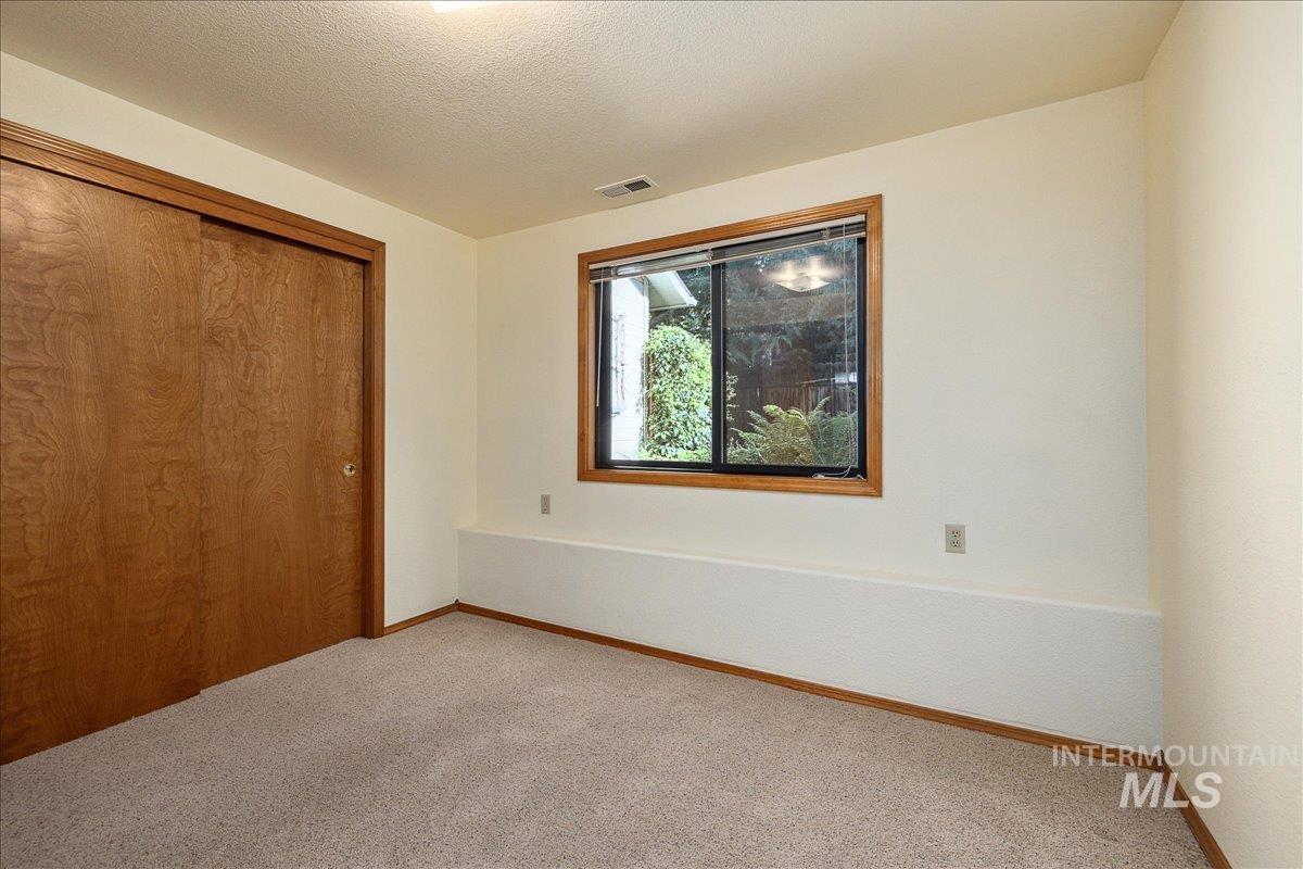 5594 N Northwall Pl Property Photo 21