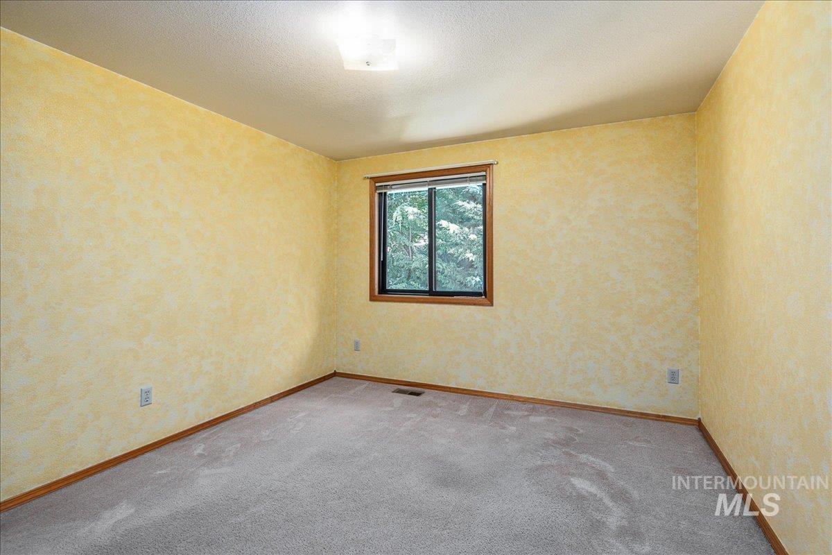 5594 N Northwall Pl Property Photo 32
