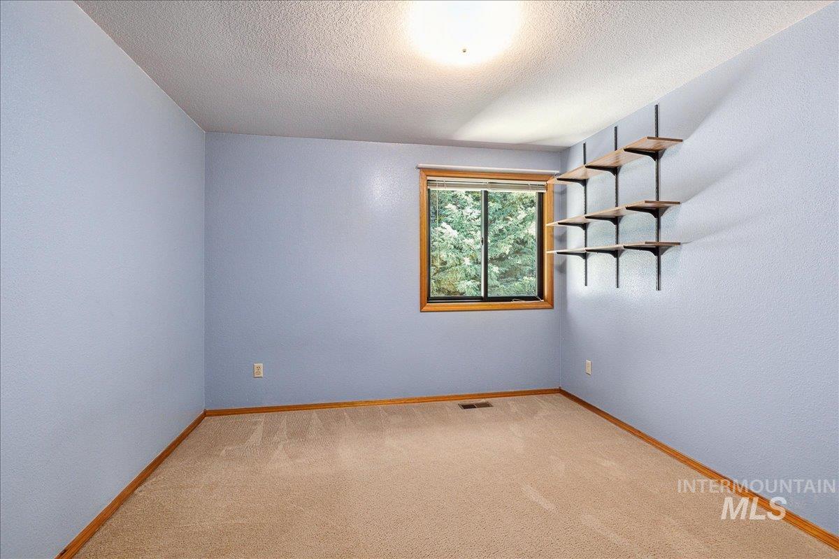 5594 N Northwall Pl Property Photo 34