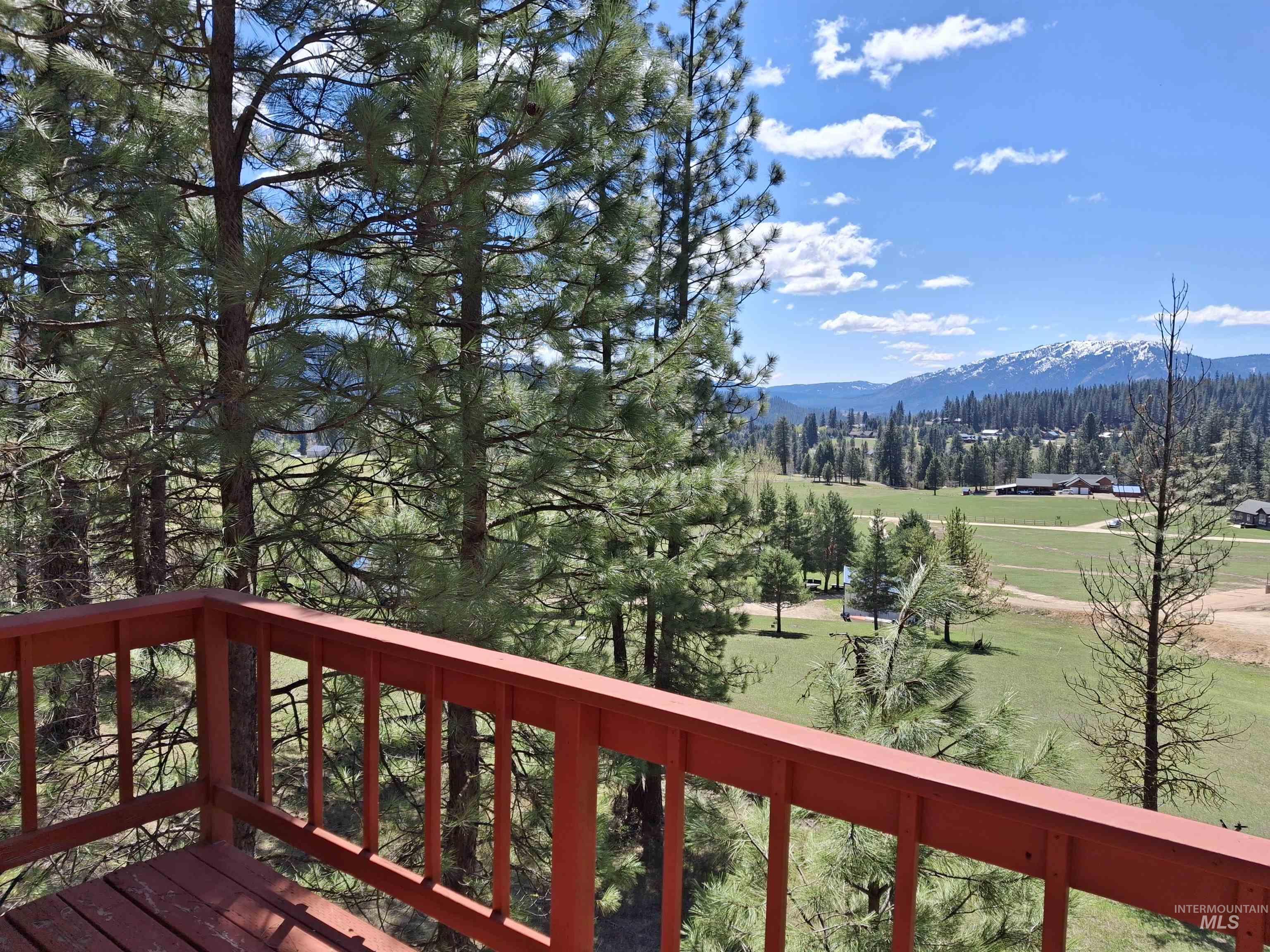8 Lookout Road Property Photo 2