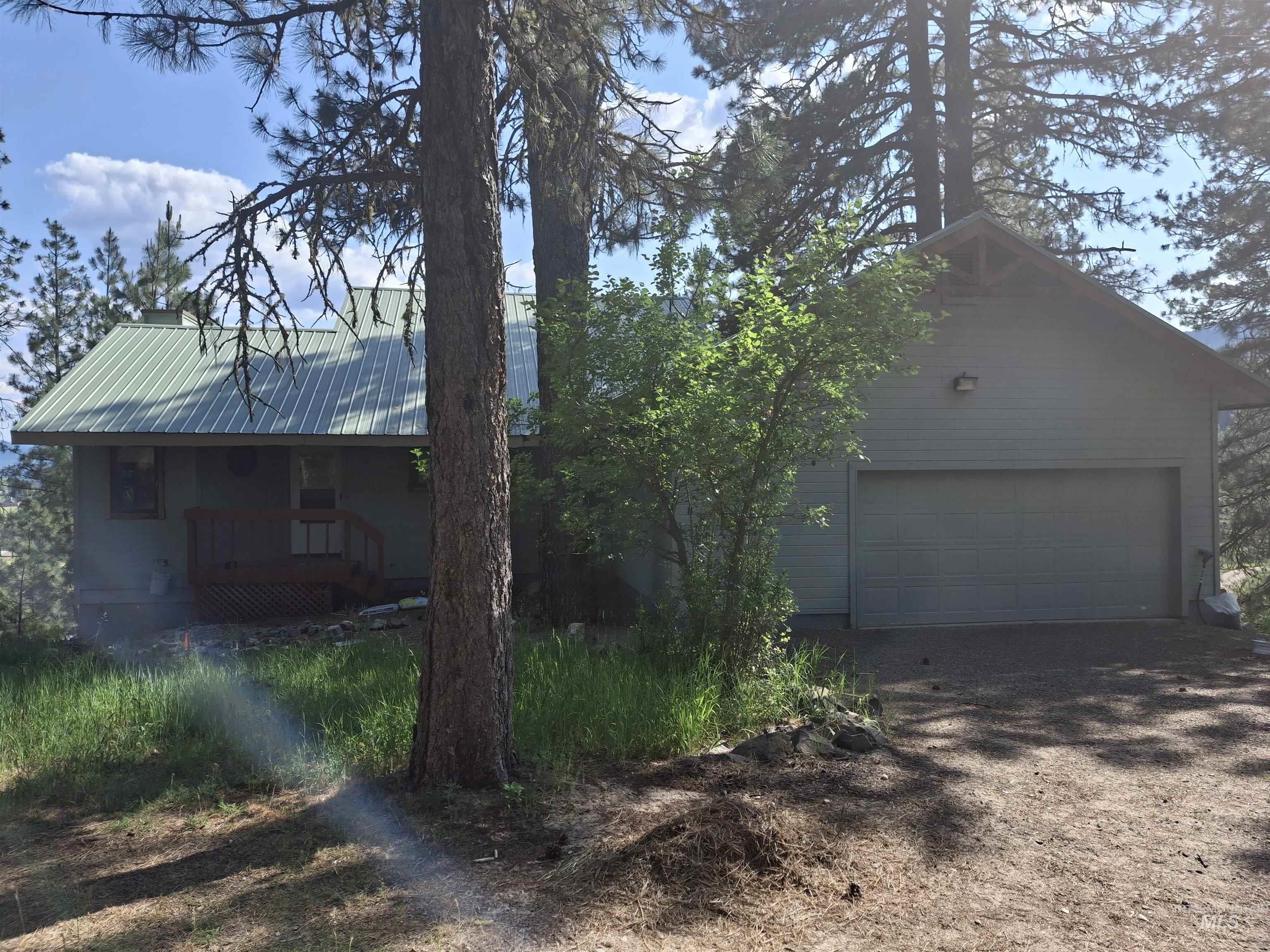 8 Lookout Road Property Photo 3