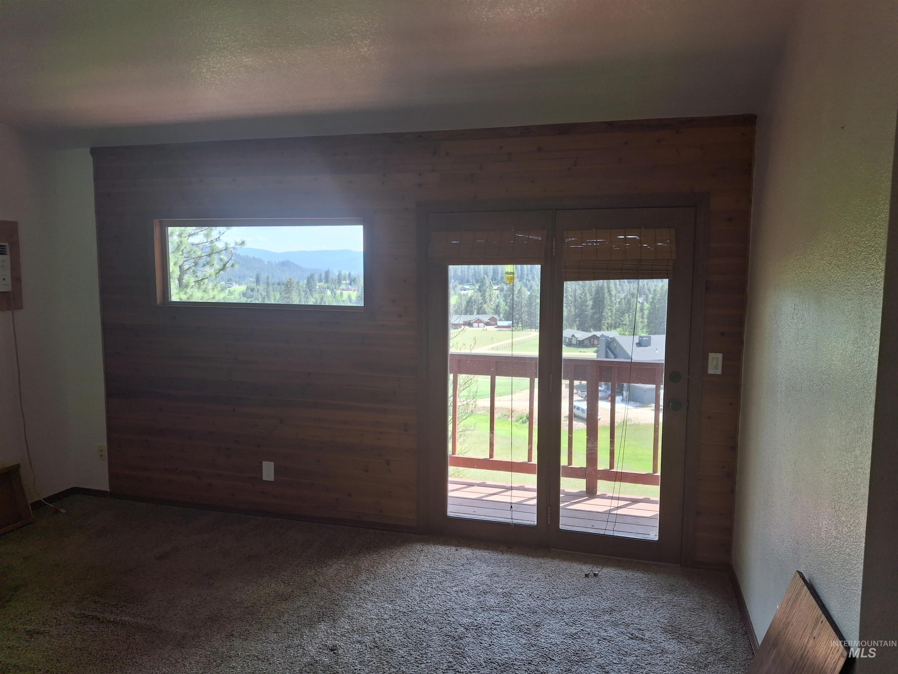 8 Lookout Road Property Photo 4