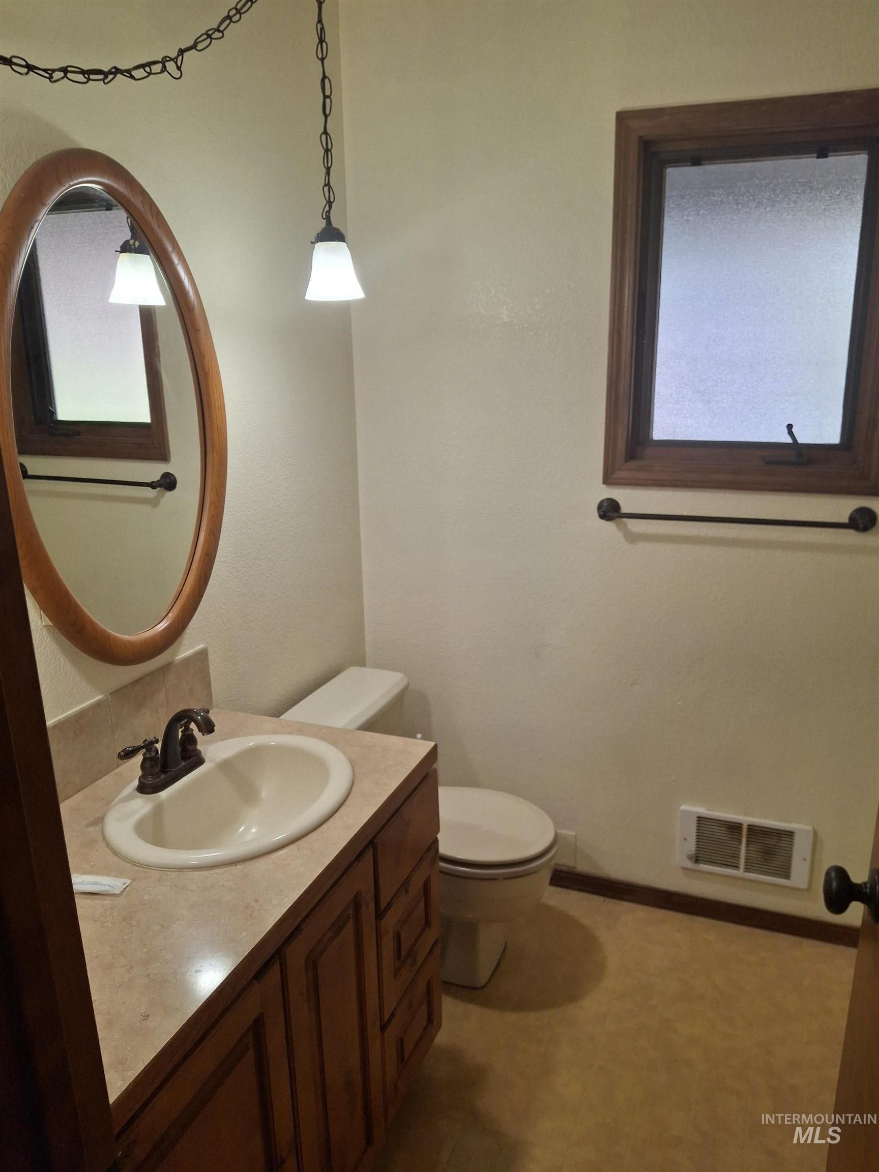 8 Lookout Road Property Photo 5