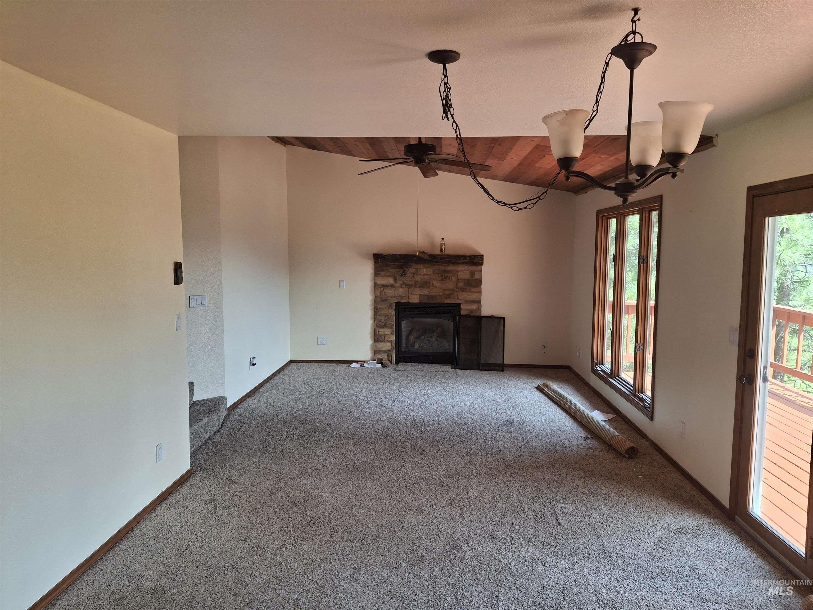 8 Lookout Road Property Photo 6