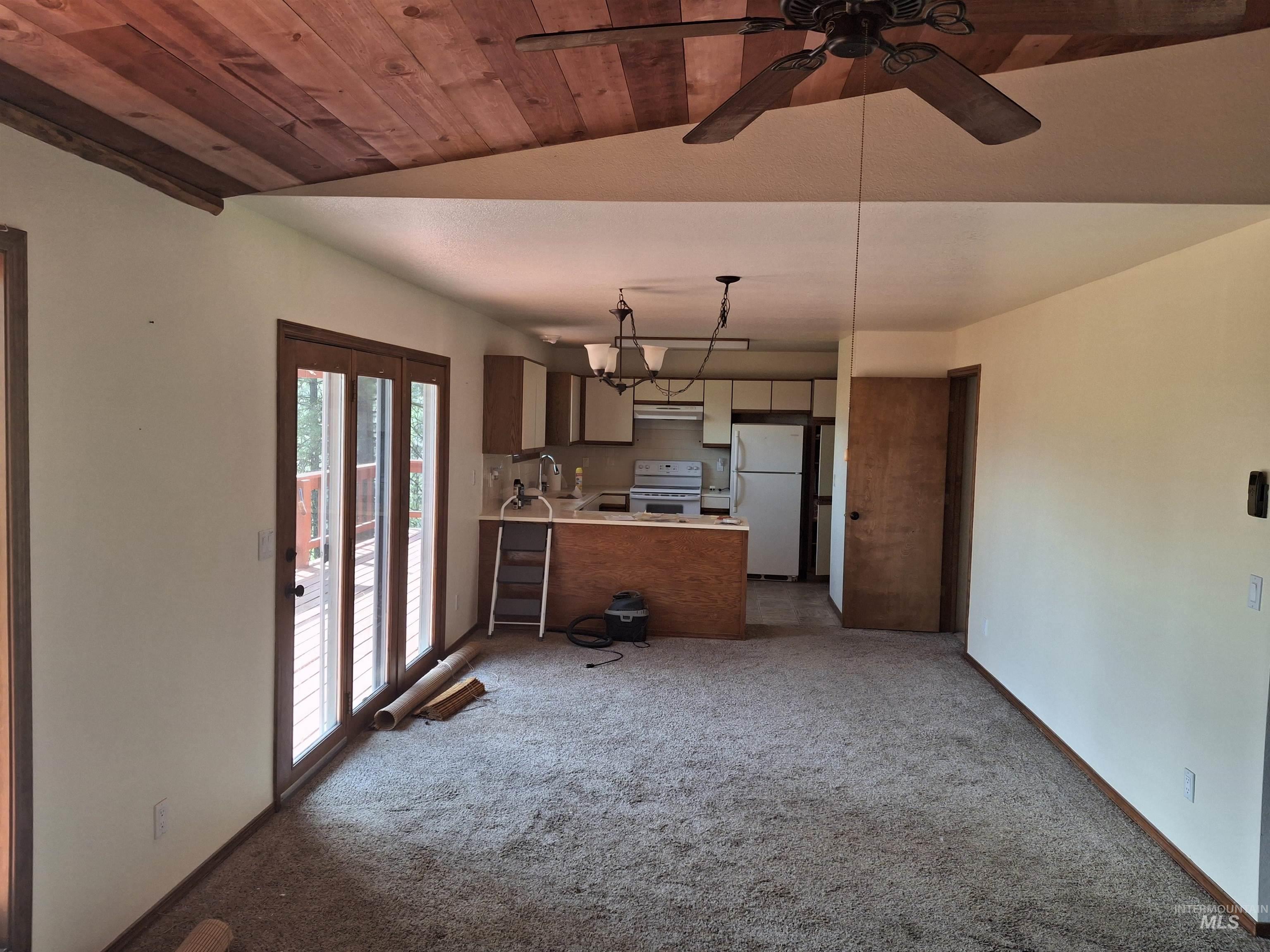 8 Lookout Road Property Photo 7