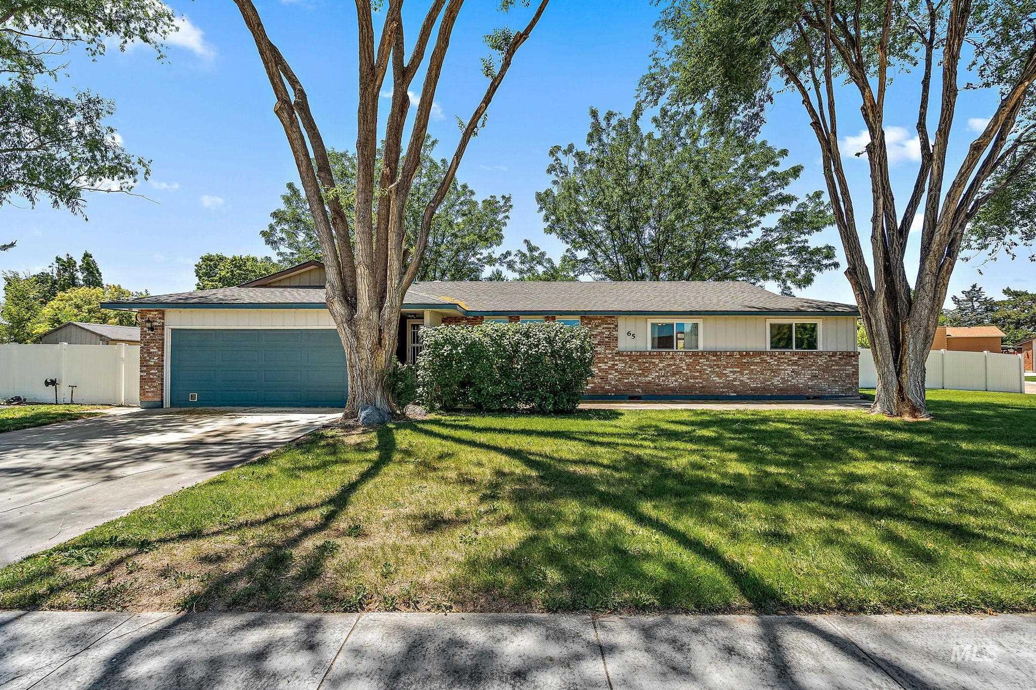 65 S Skye Dr. Property Photo 2