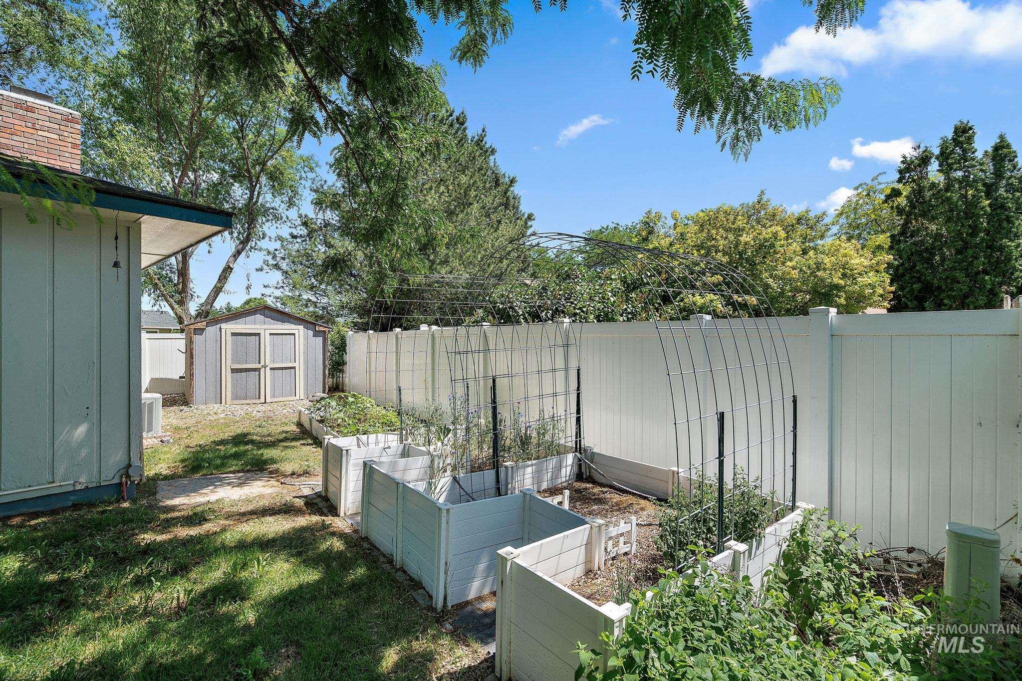 65 S Skye Dr. Property Photo 32