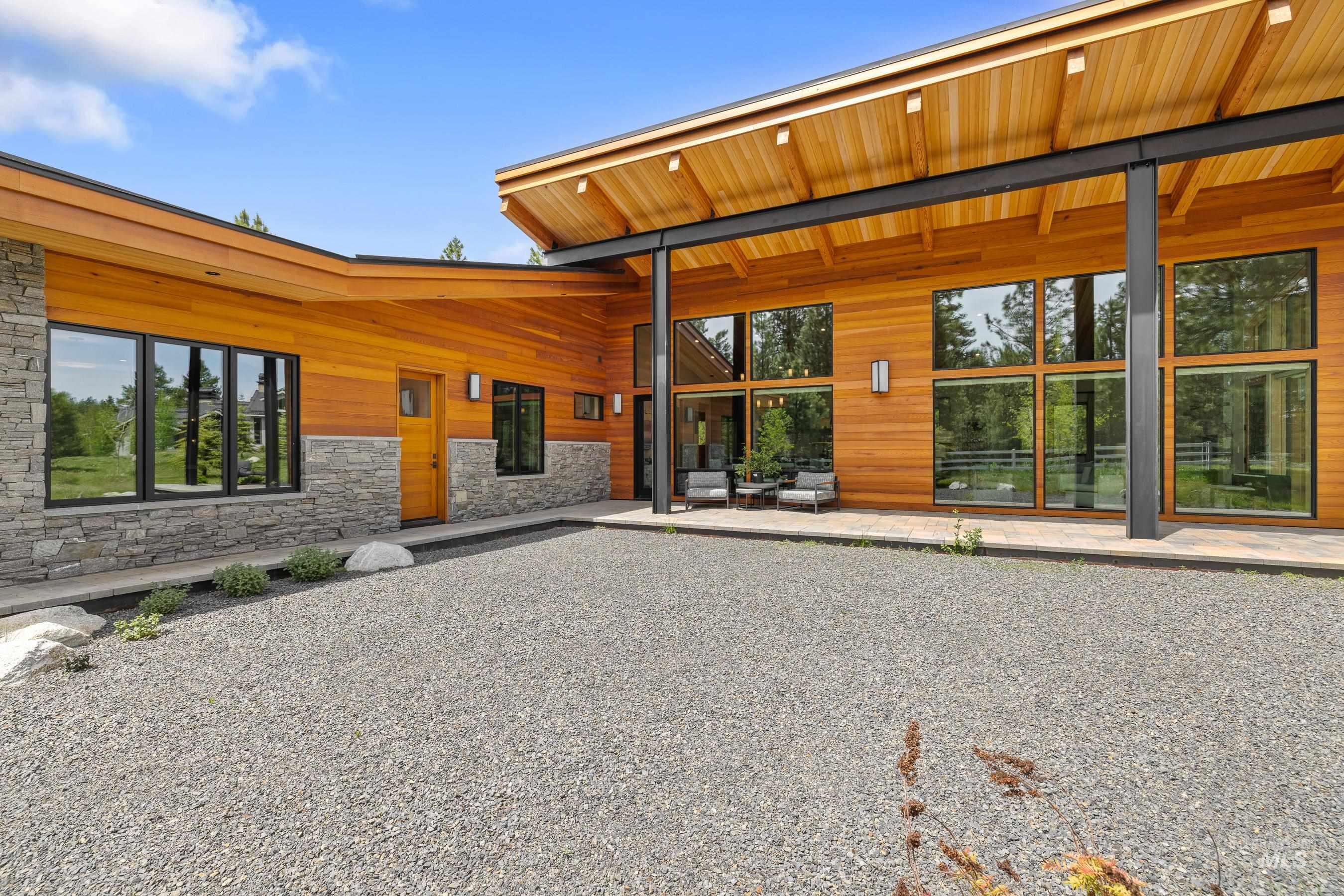 306 Whitetail Drive Property Photo 2