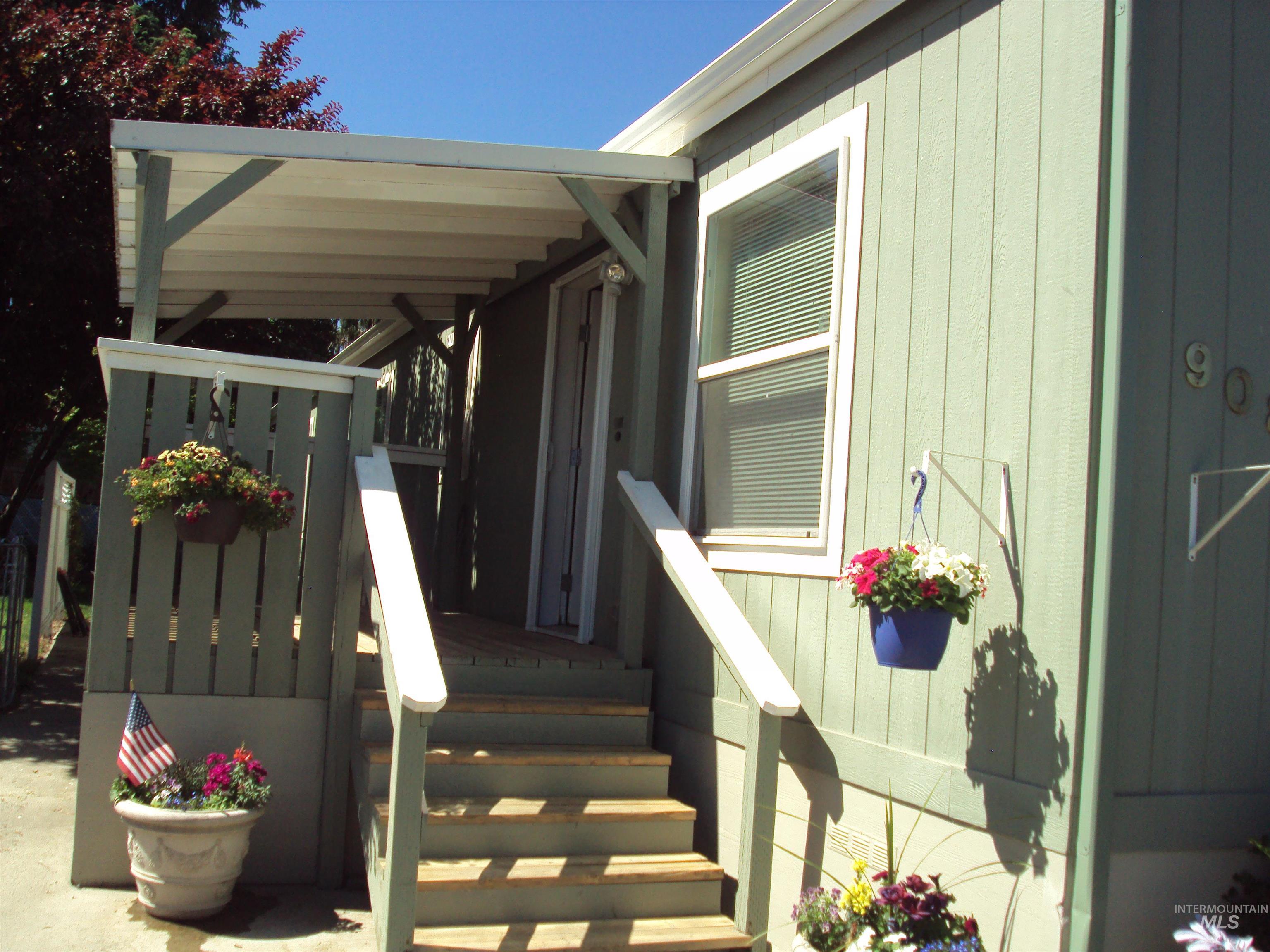 908 Pine Street Property Photo 1