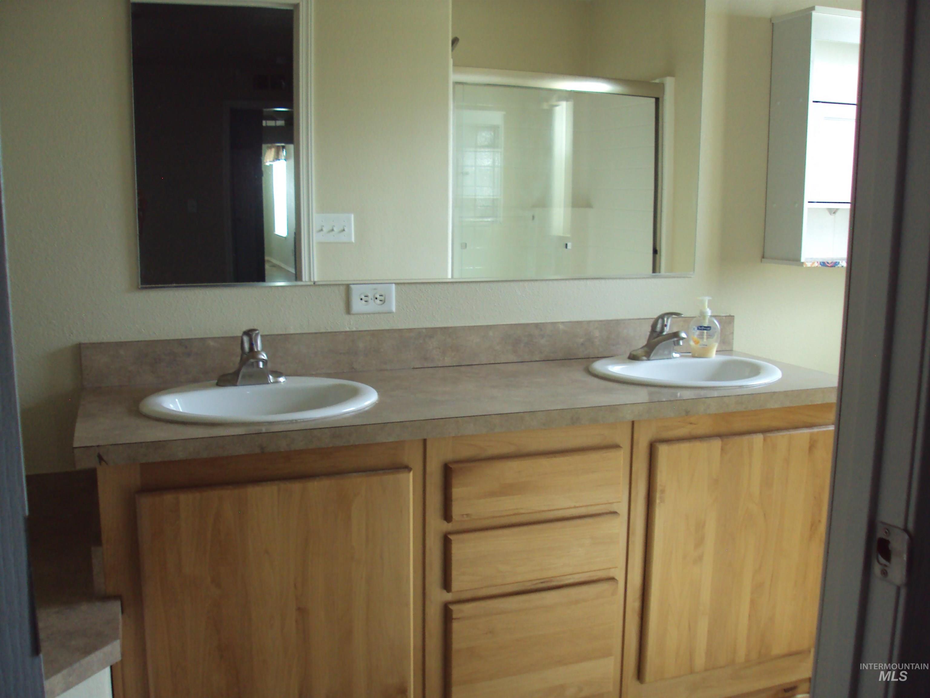 908 Pine Street Property Photo 22