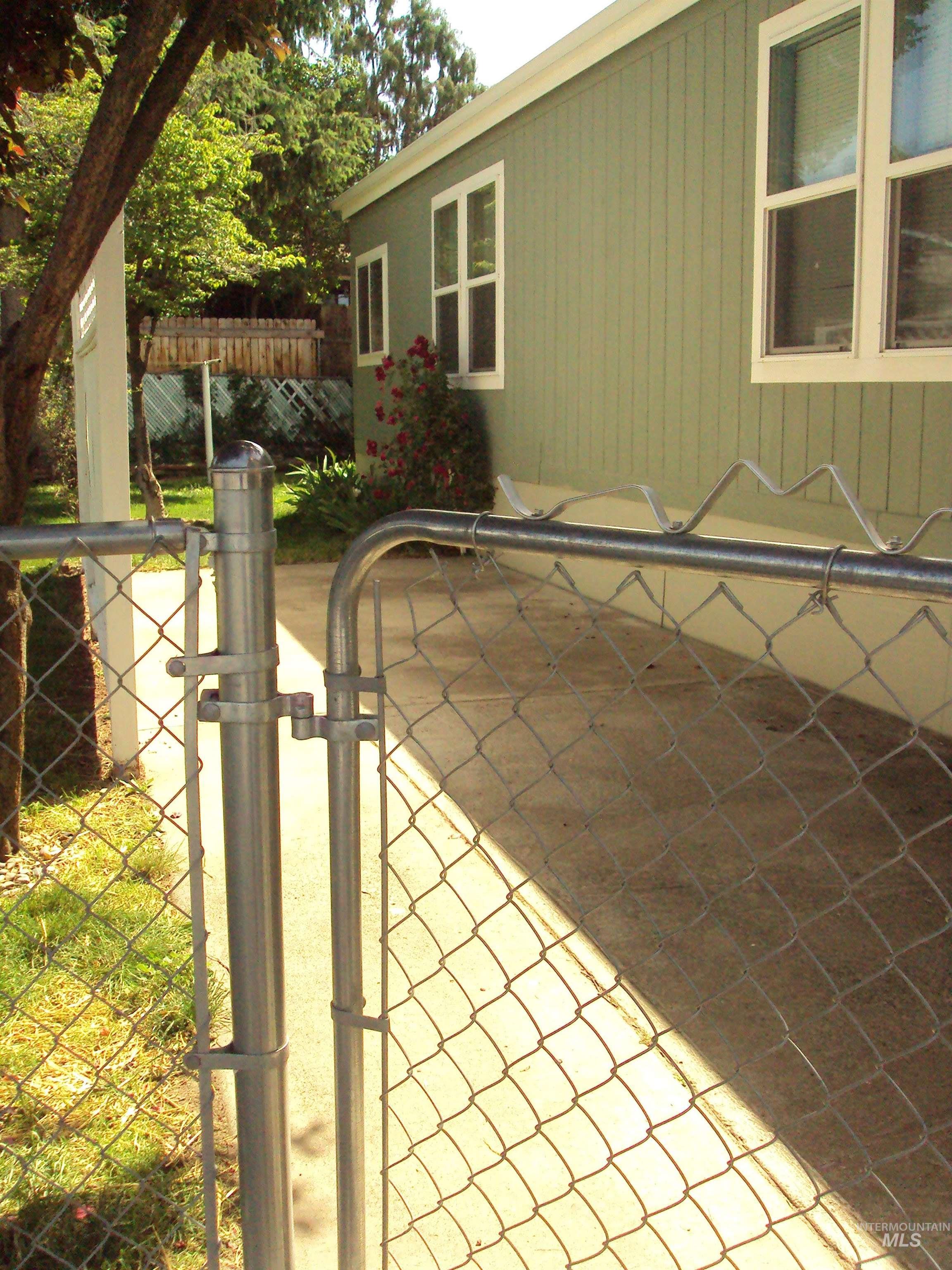 908 Pine Street Property Photo 27