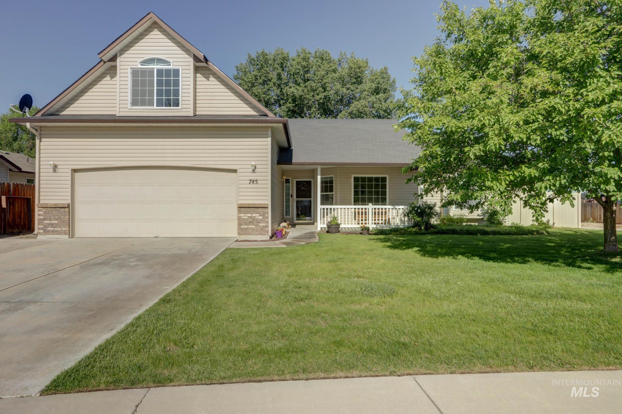 745 Harpy Ave. Property Photo 1