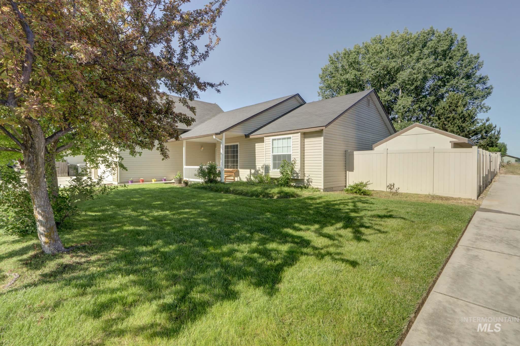 745 Harpy Ave. Property Photo 2