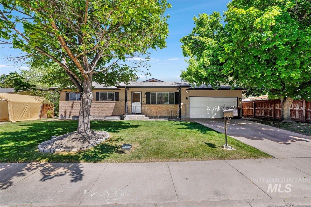 1546 Princeton Drive Property Photo 1