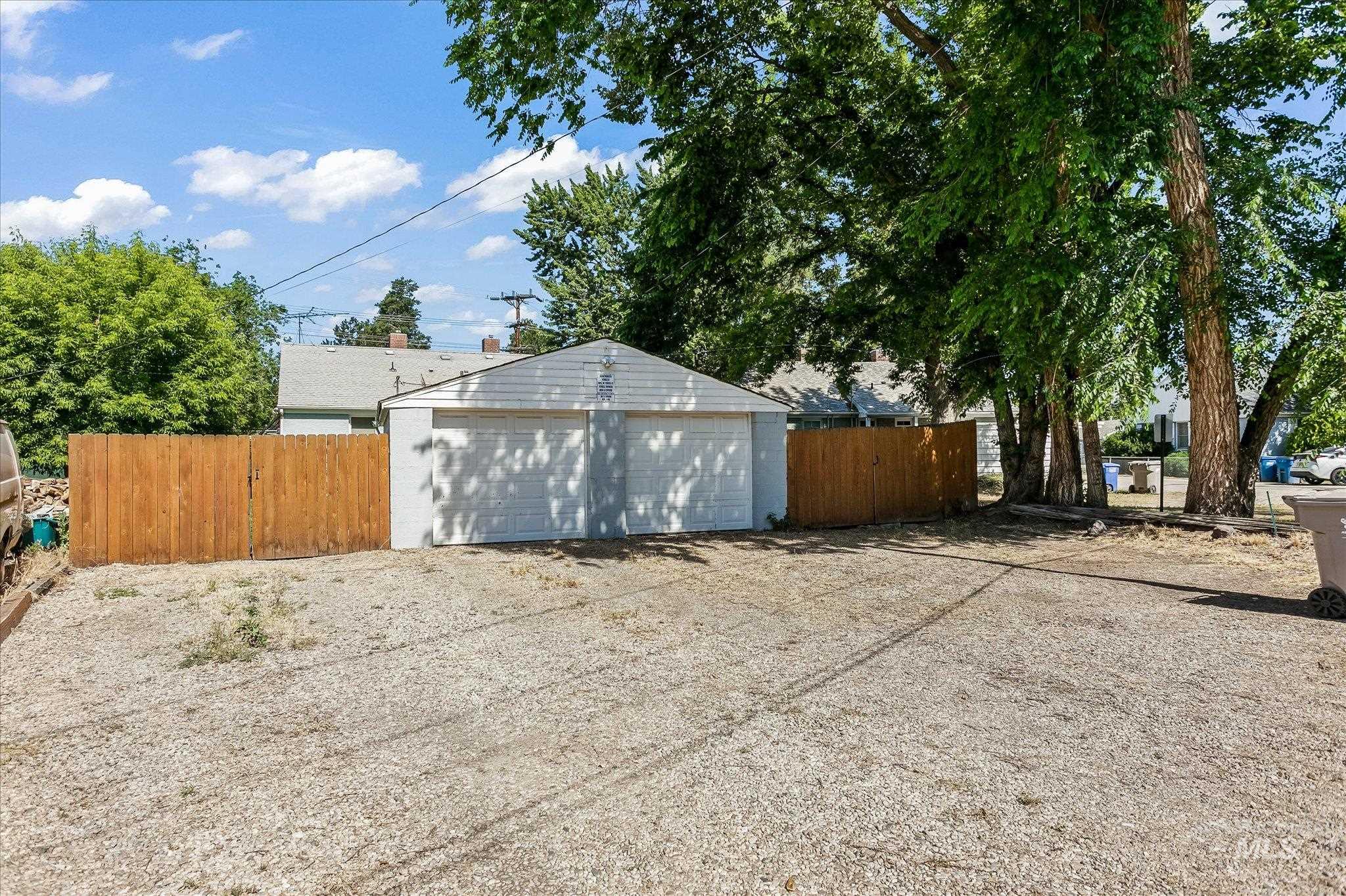 912 N 27th Street Property Photo 28