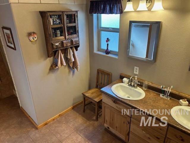 1621 Doumecq Rd Property Photo 9