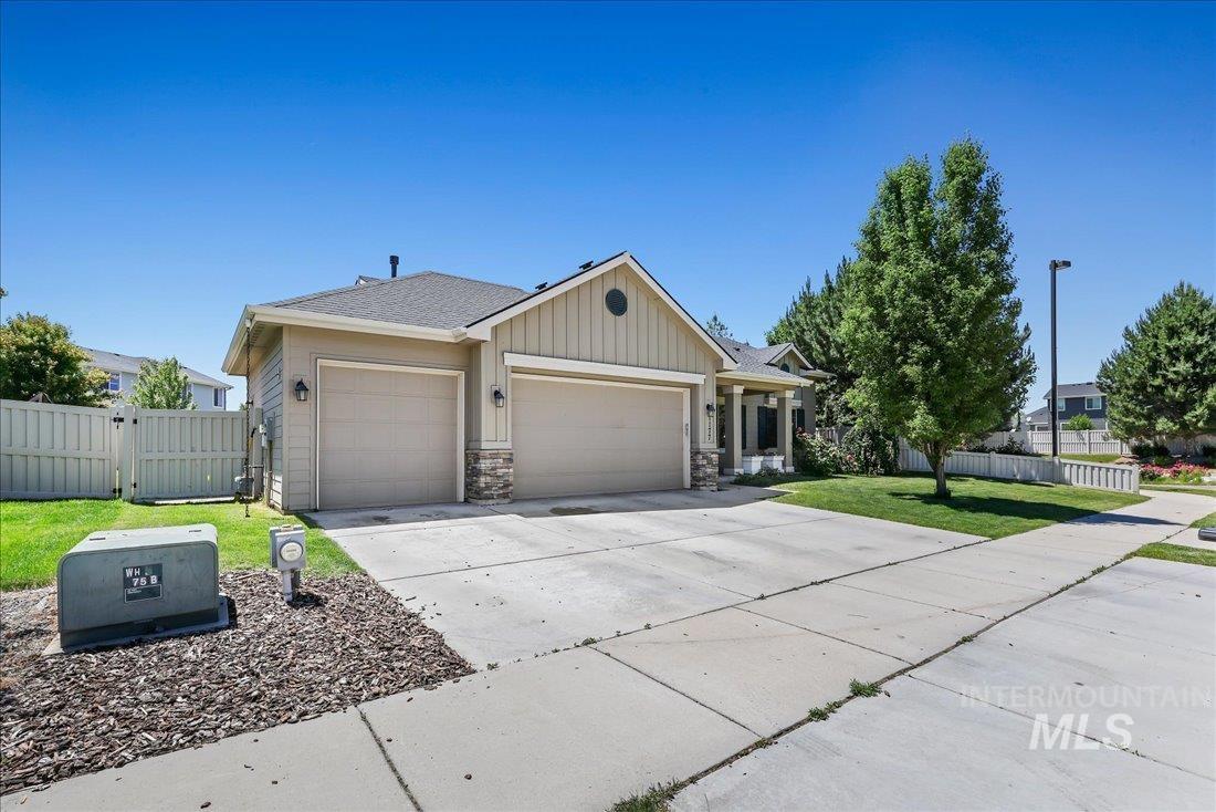 1177 White Horse Ridge Dr Property Photo 3