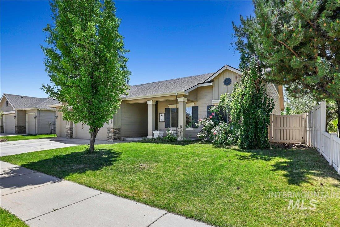 1177 White Horse Ridge Dr Property Photo 4