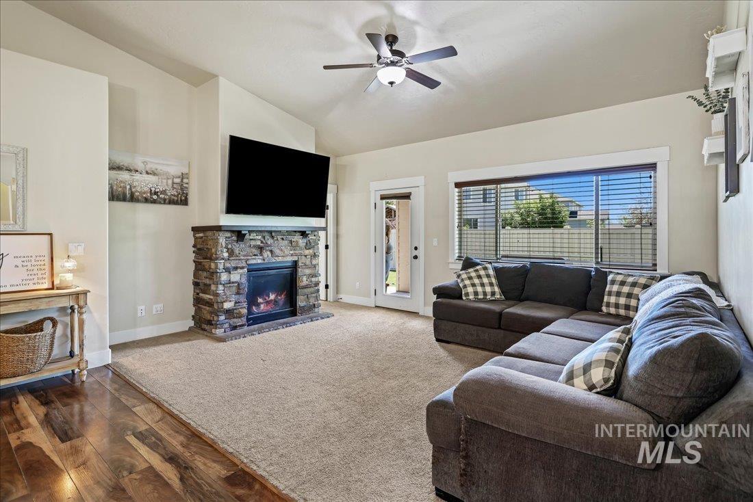 1177 White Horse Ridge Dr Property Photo 11