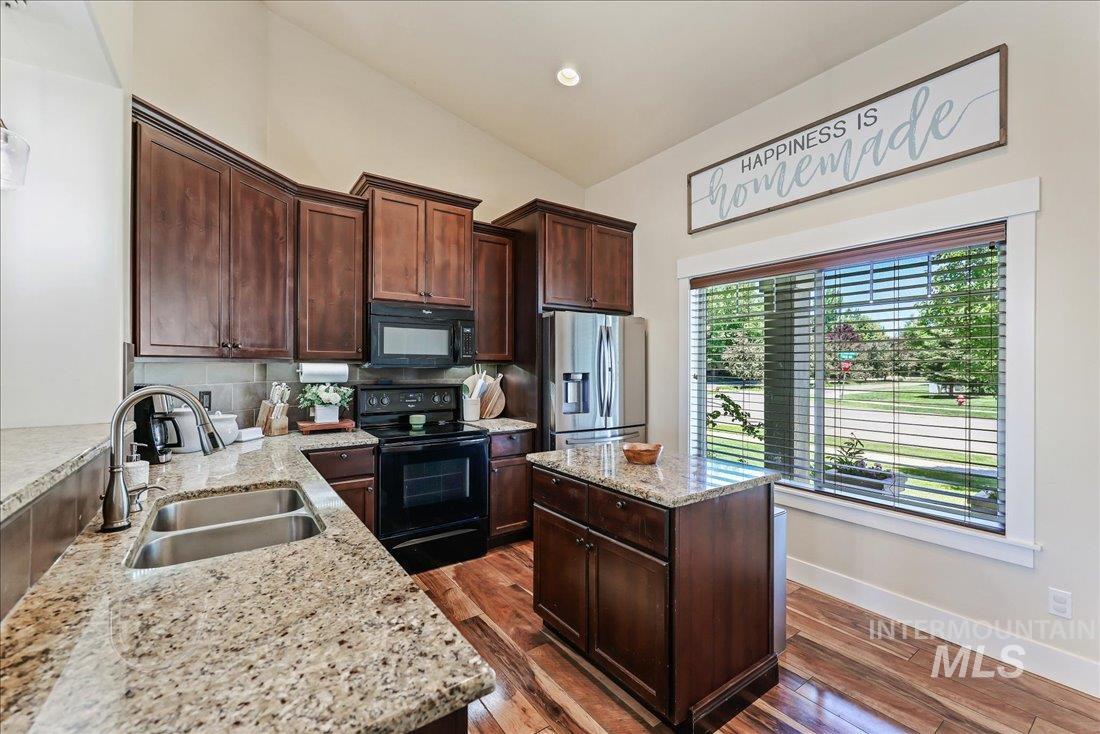 1177 White Horse Ridge Dr Property Photo 16