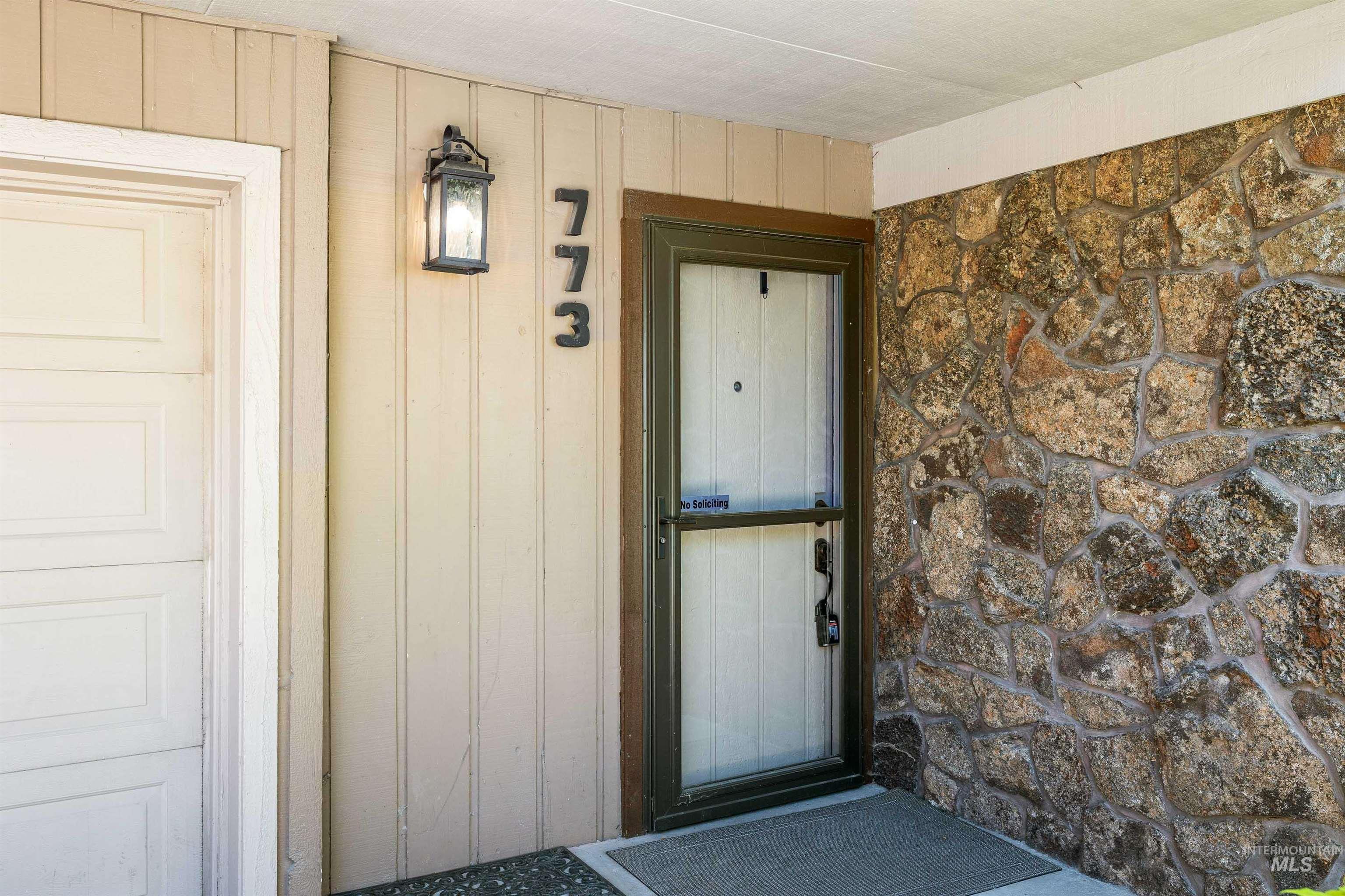 773 Monroe Street Property Photo 3