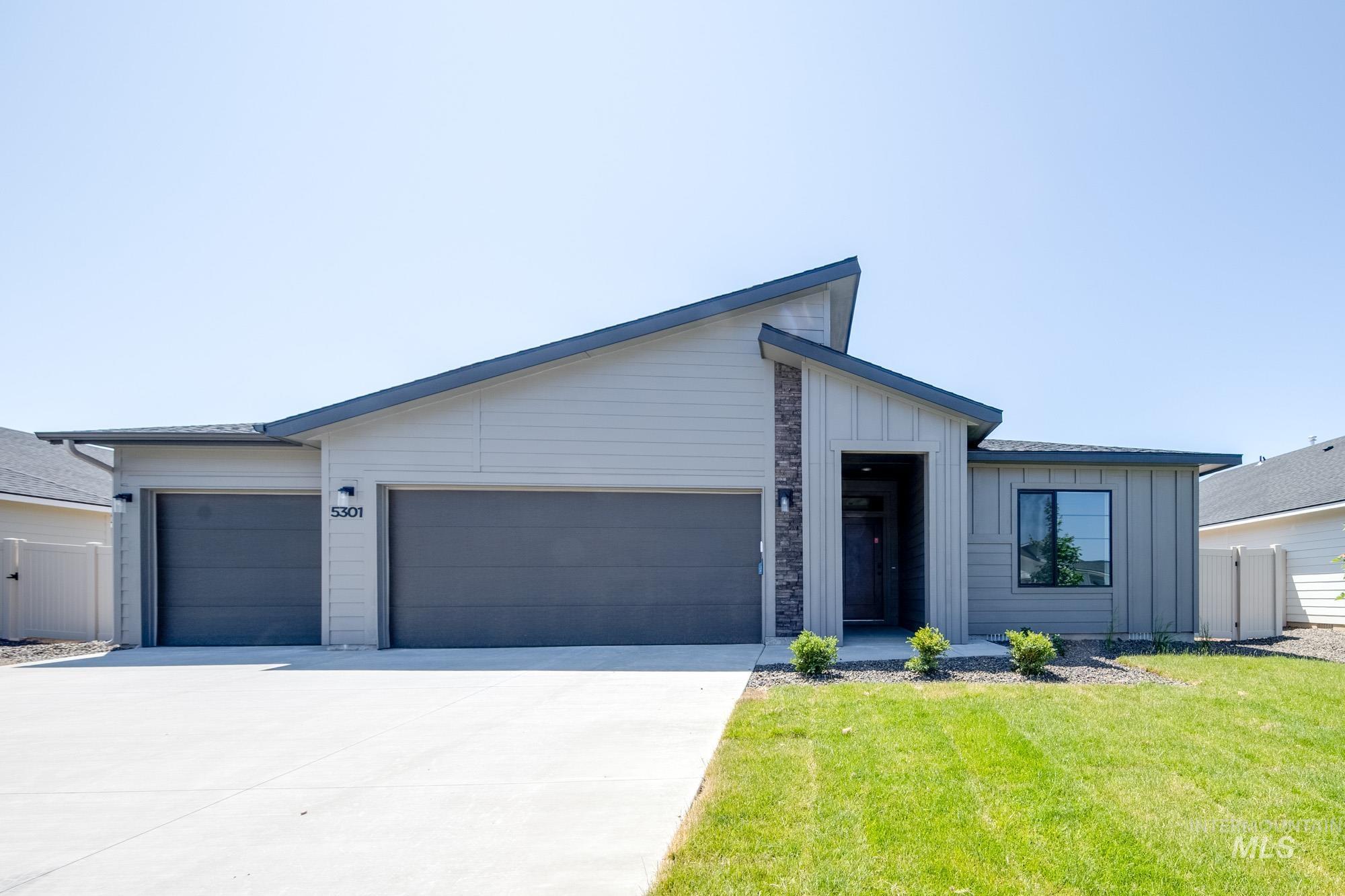 5301 E Burnte Peak St Property Photo 1