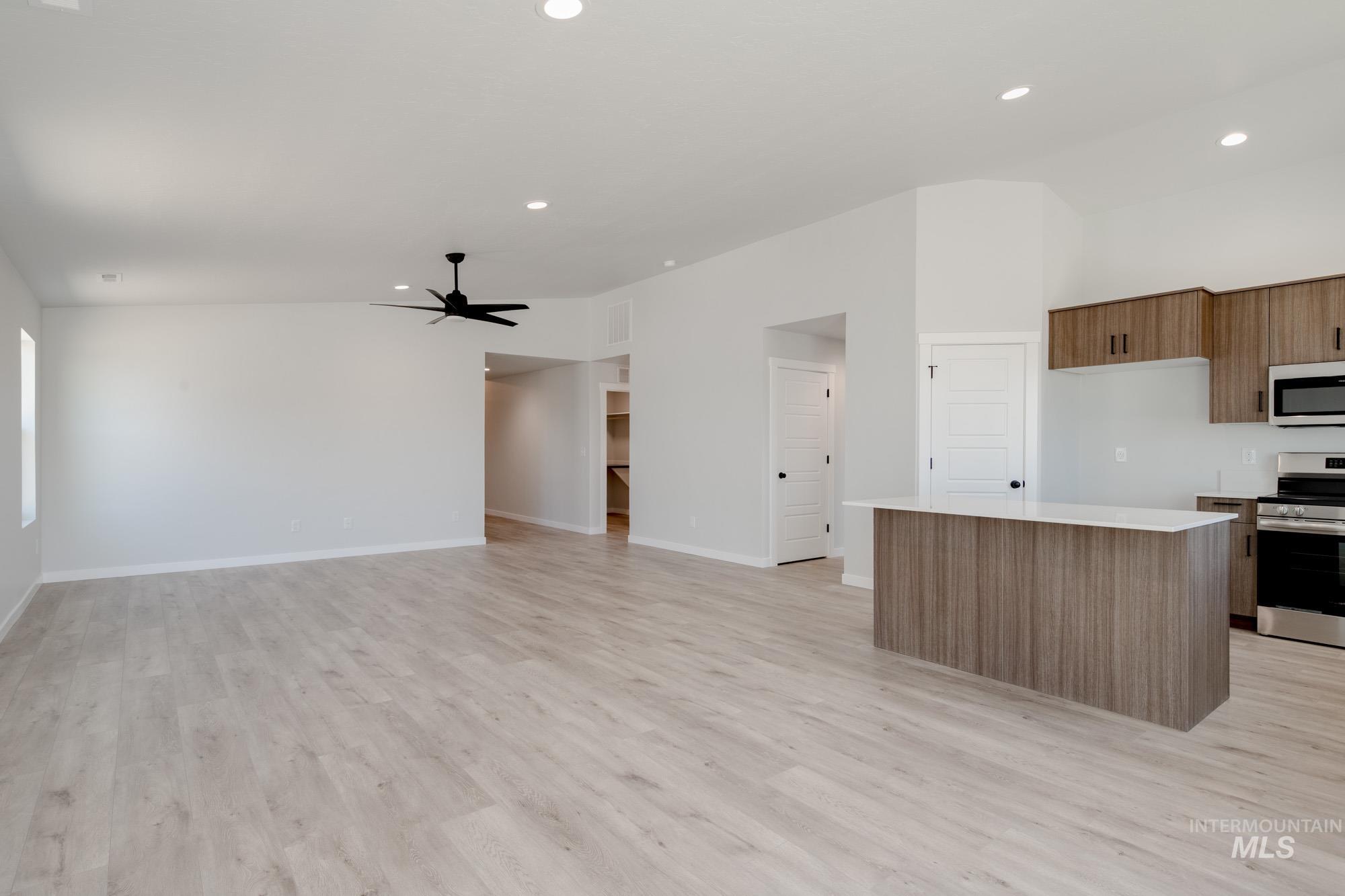 5301 E Burnte Peak St Property Photo 14