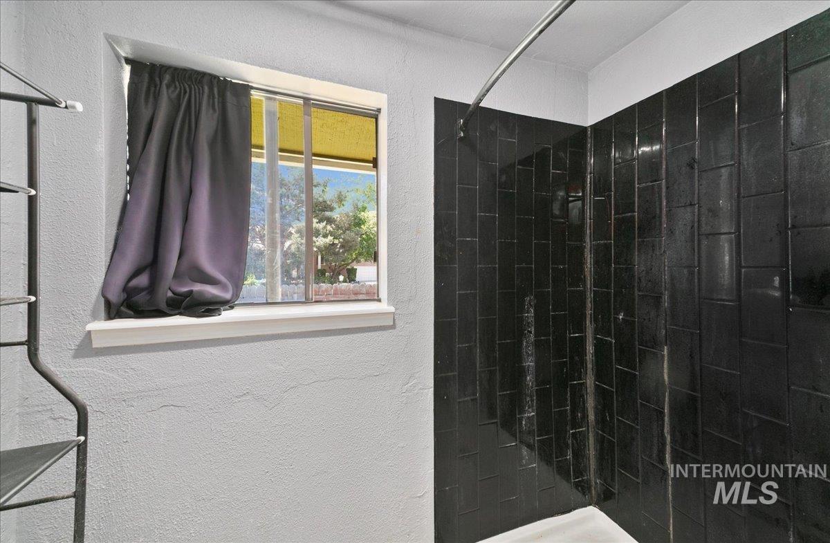 7205 W Mcmullen St Property Photo 18