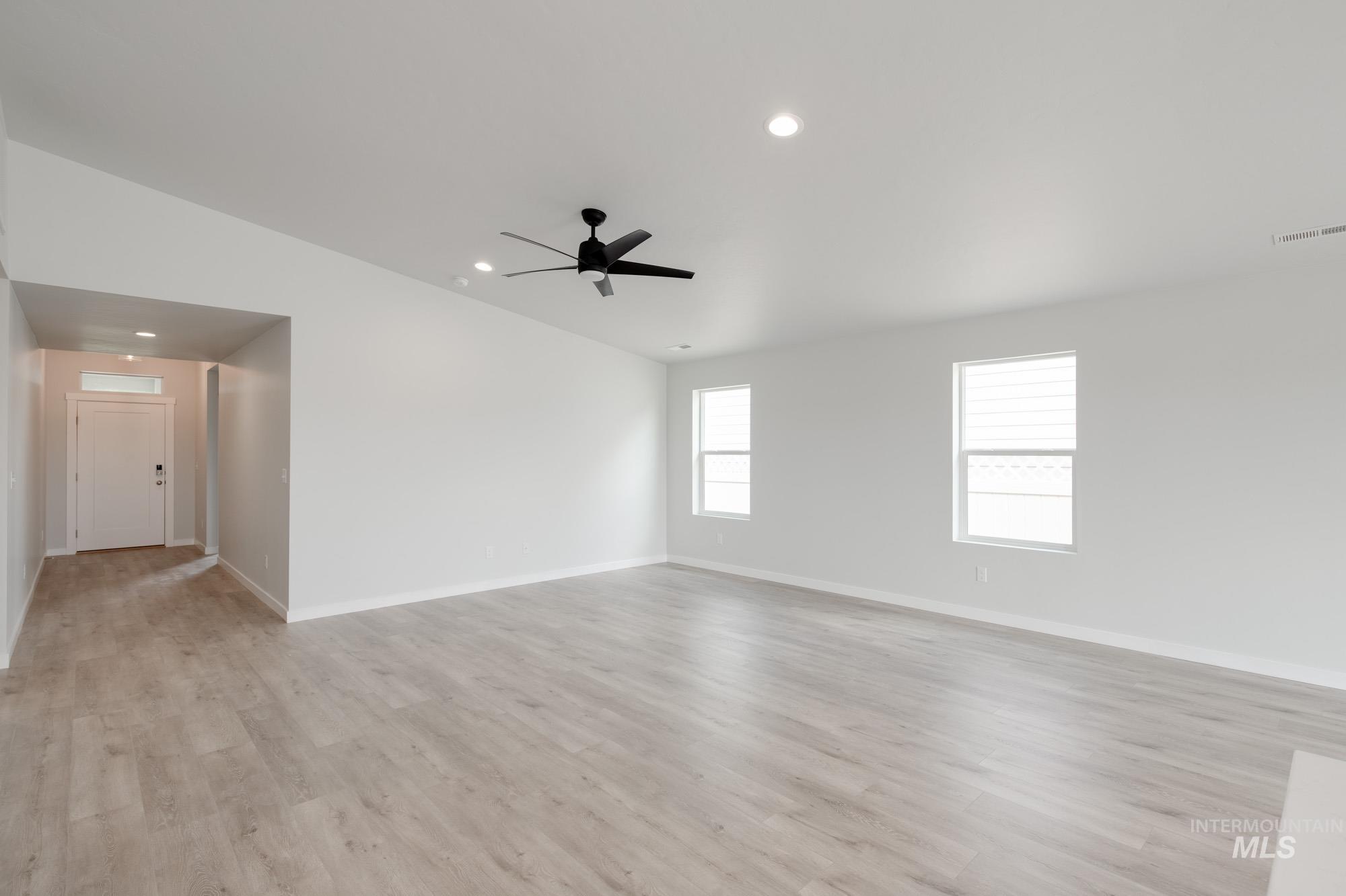 1516 N Coltsfoot Ave Property Photo 15