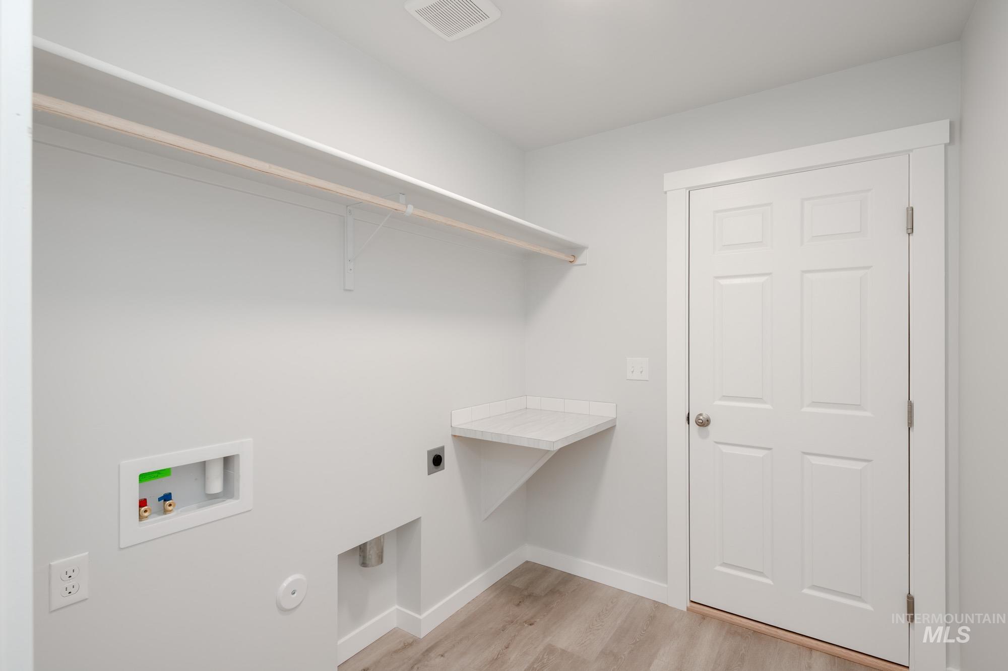1516 N Coltsfoot Ave Property Photo 19