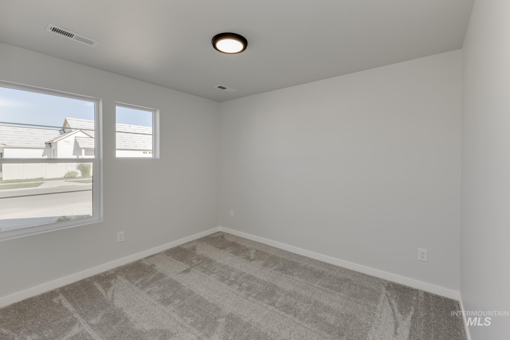 1420 N Coltsfoot Ave Property Photo 11