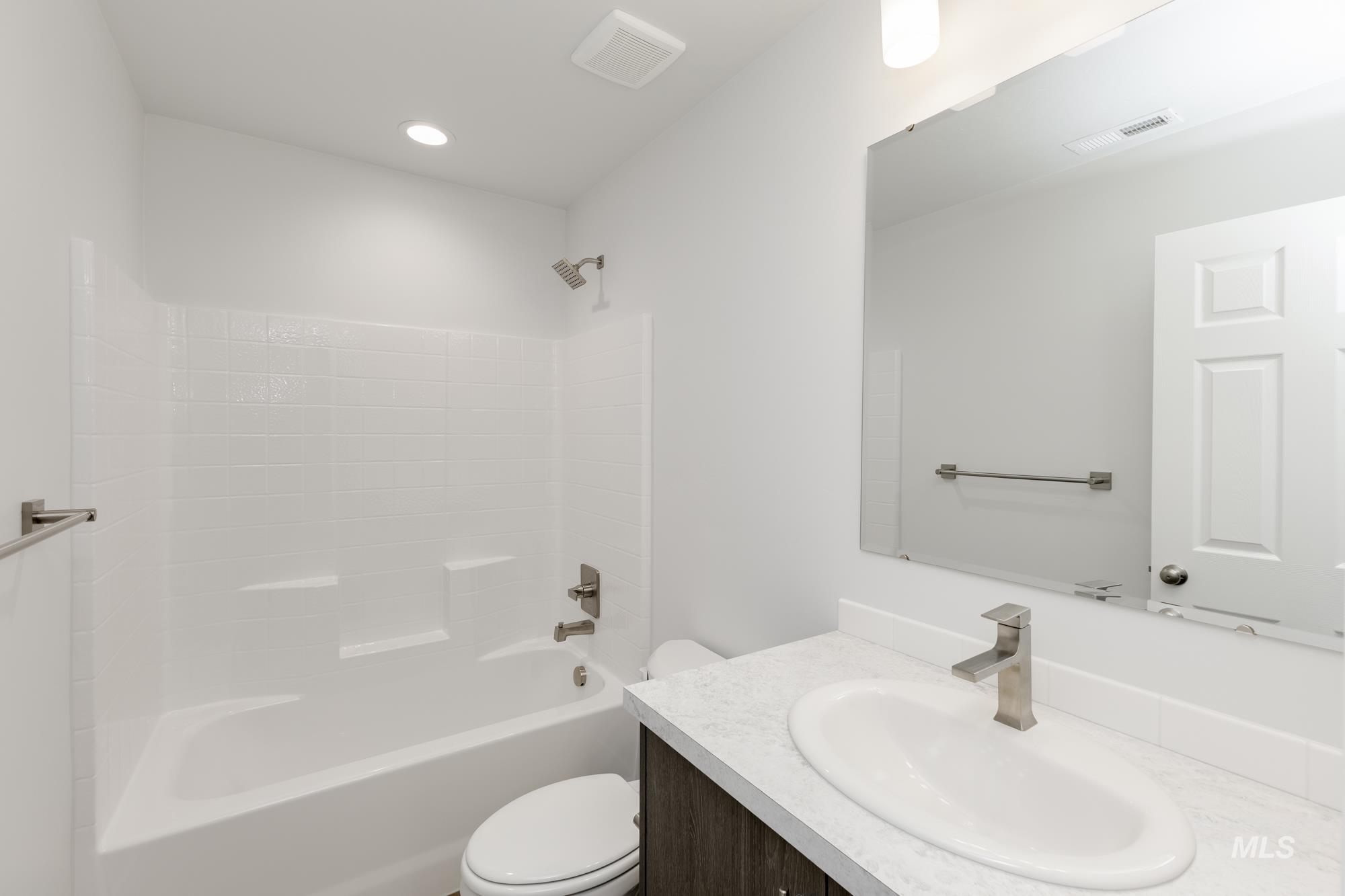1420 N Coltsfoot Ave Property Photo 12