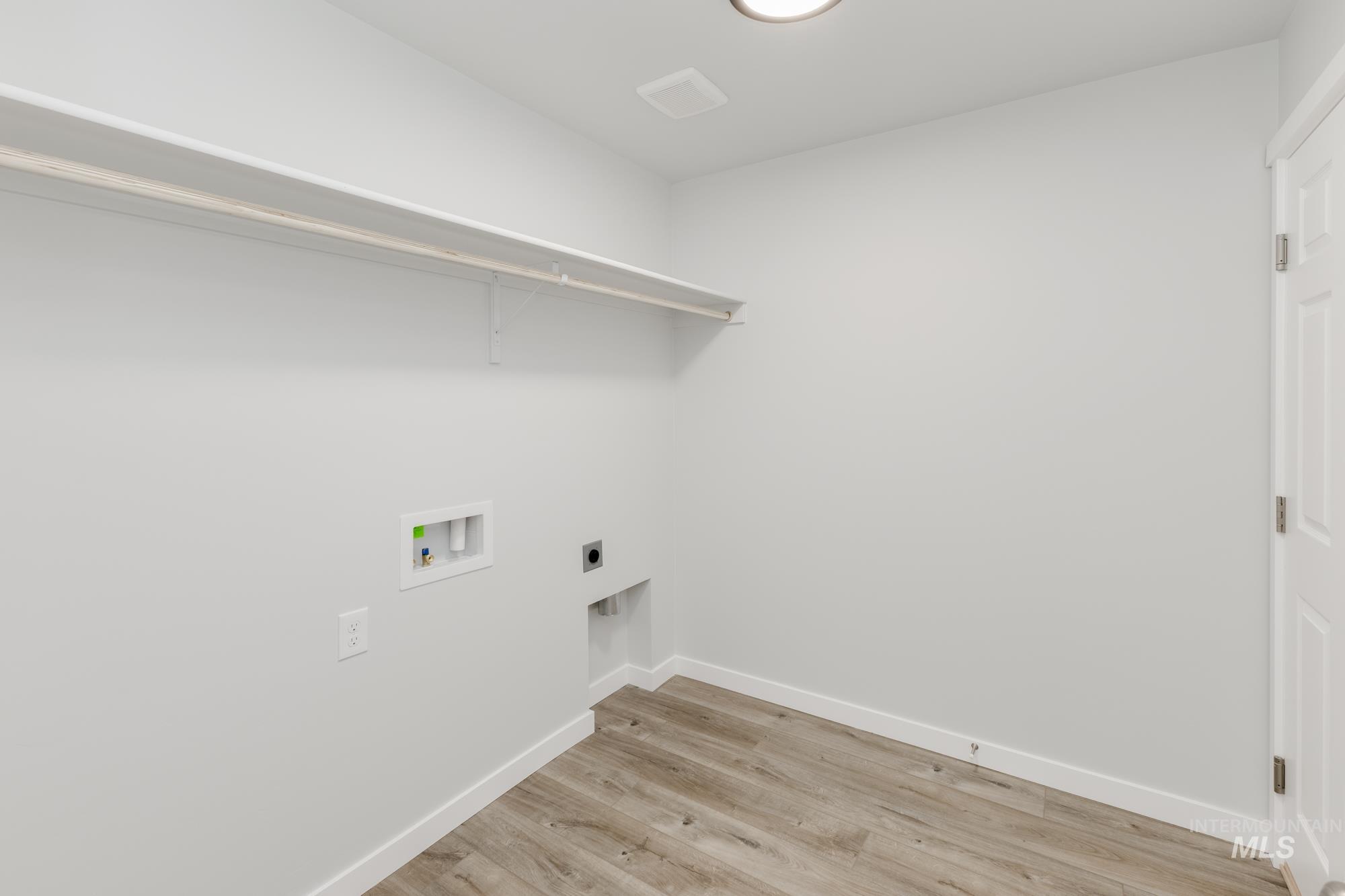 1420 N Coltsfoot Ave Property Photo 14