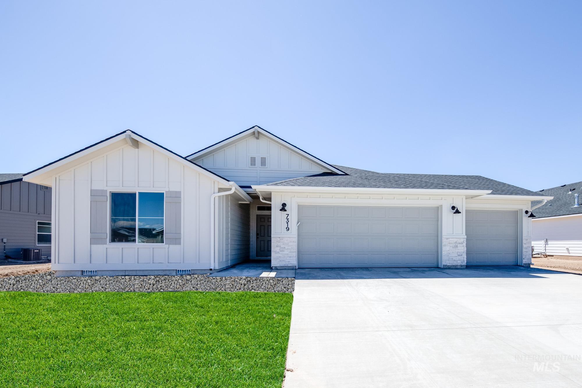 7319 E Marble Springs Dr Property Photo 1