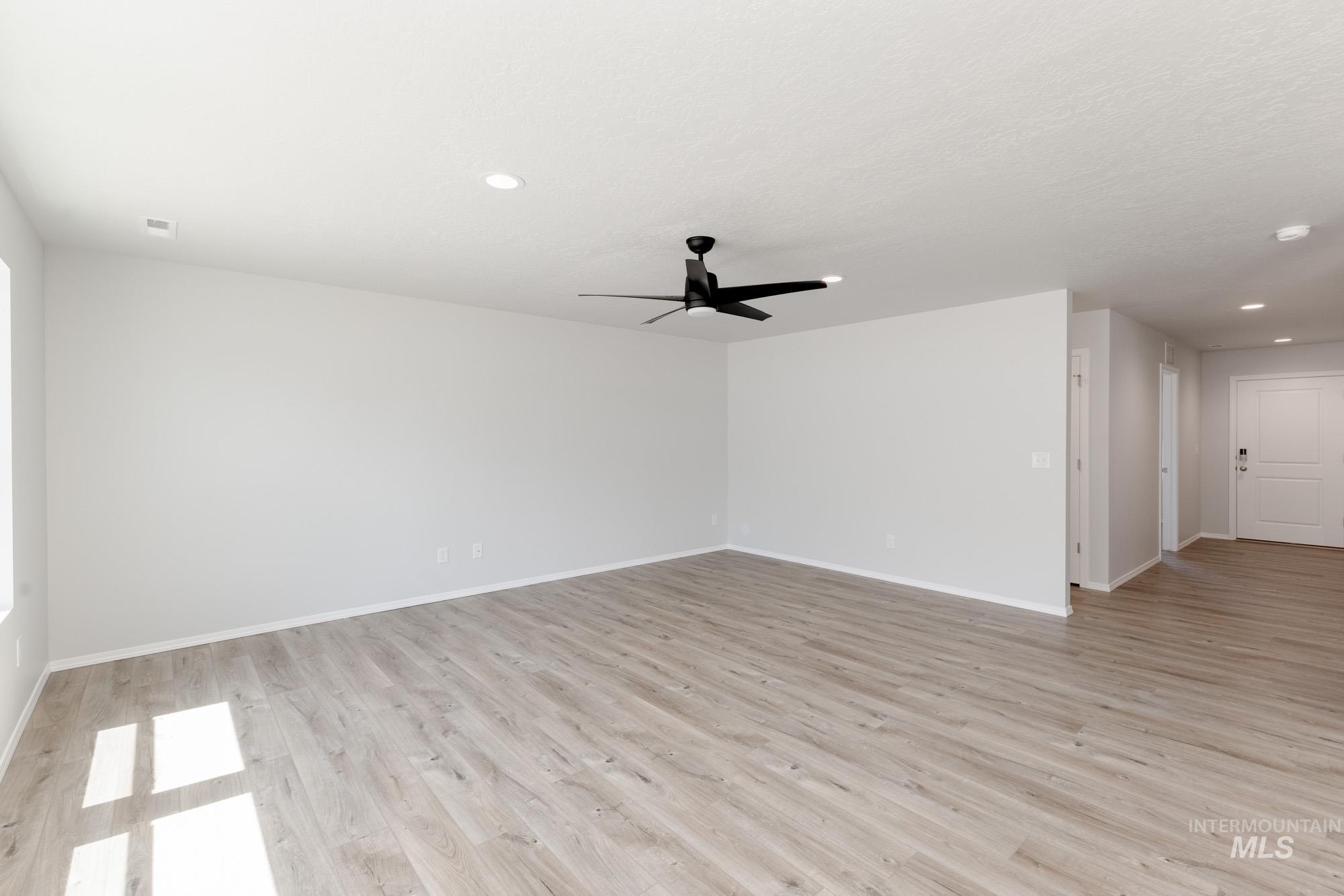 5120 Endicott Dr Property Photo 10
