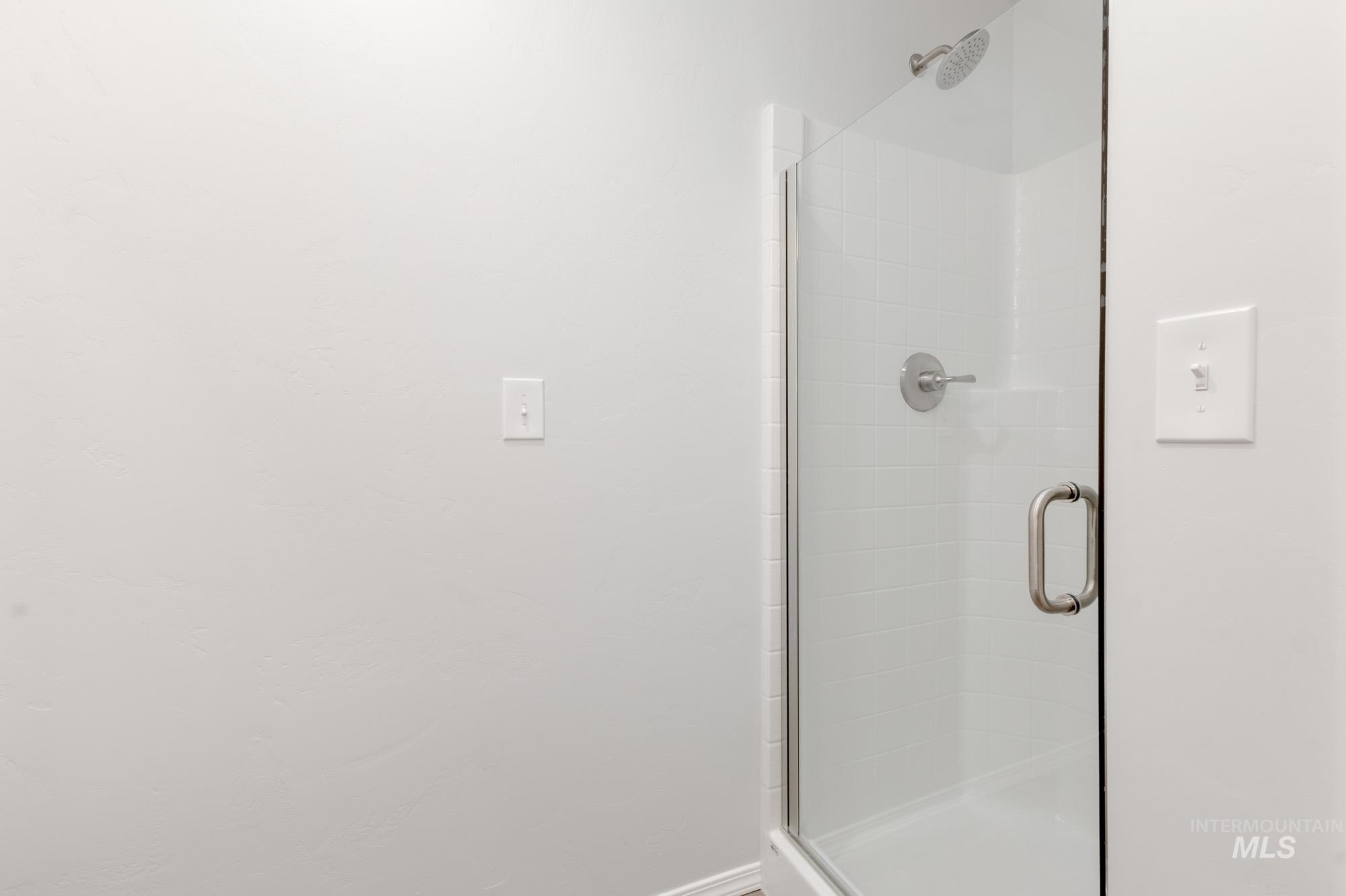 5120 Endicott Dr Property Photo 13
